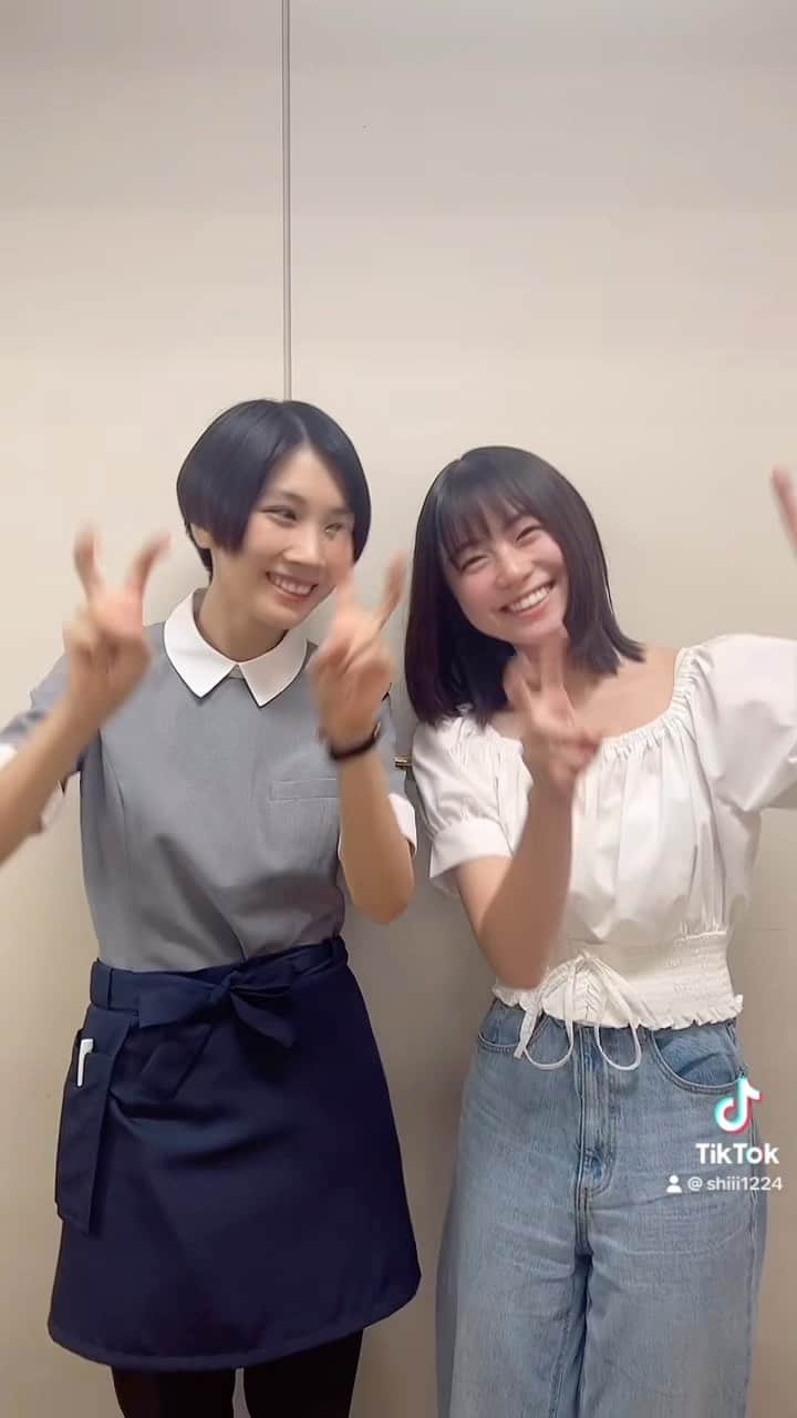 田畑志真のインスタグラム：「NHK「ミワさんなりすます」の現場にお邪魔したら先輩が一緒に撮ってくれました‪‪☺︎‬  松本穂香さんと‎🫶🏻️」