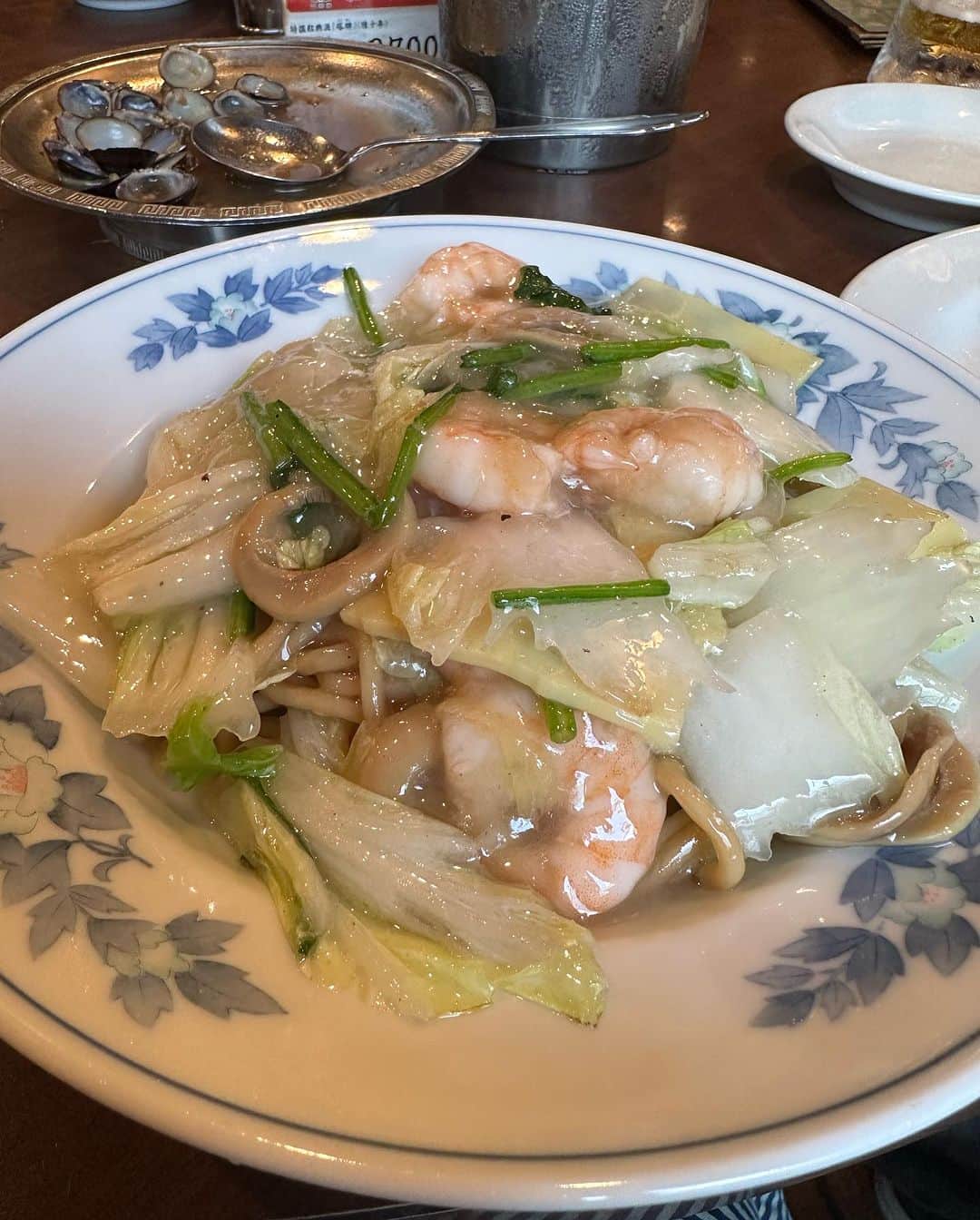 範田紗々さんのインスタグラム写真 - (範田紗々Instagram)「最近お酒持ってる写真ばっかり〜〜〜🤤 #渋谷PARCO #台湾PARCO #麗郷渋谷店  #台湾料理 #しじみ醤油漬け」9月8日 16時26分 - handa_sasa