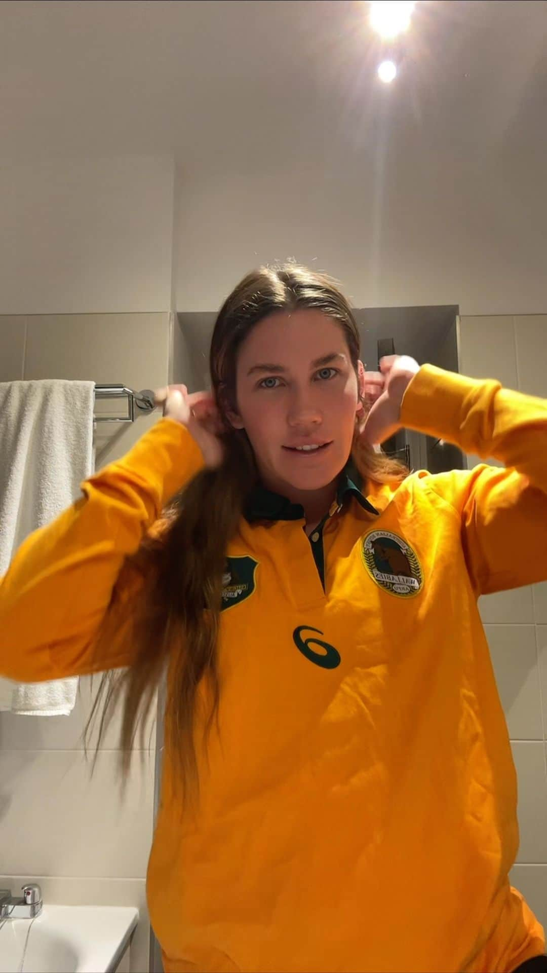 シャルロッテ・キャスリックのインスタグラム：「GRWM while I go through my RWC Round 1 predictions #rwc2023」