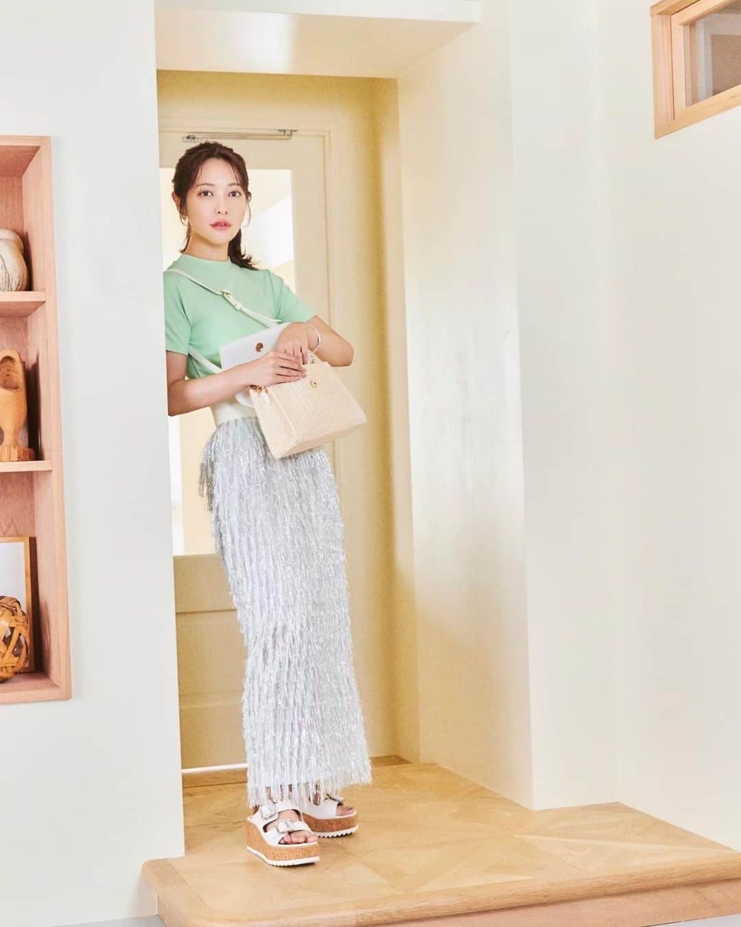 斉藤優里さんのインスタグラム写真 - (斉藤優里Instagram)「めちゃくちゃスカートの個性が強くて インパクトあって可愛い〜🪄✨ タイトスカートはやっぱり女の子らしさも 出してくれるしテンションあがるな♡♡♡ ⁡ そして9/10に行われる JAICO JAPAN IDOL CONNECT なのですが特典会(チェキ)が皆さんのおかげで 無事、完売することが出来ました🤍 本当にありがとうございます！！！ ⁡ 今回はあくまでもJAICOの特典会なので 特典会のみの参加というのは出来ないのですが 他の方もチェキ撮りたいっと言って下さって 嬉しかったです♡ ⁡ ただ #PALETULLE としてアイドルしている 私のパフォーマンスしている姿も 見て頂きたいなと思っております🥺 今回は直前の発表で中々お時間とれない中 だったりしたのですが１０月にも発表されている フェスにも沢山の方が来てくれたら嬉しいなと 思っています〜！！！ ⁡ 9/10も来れる方はピンク×ホワイトの サイリウムふってくれたら嬉しいな💖🤍 ⁡ _____ ⁡ cutsew...@lily_brown_official skirt...@maisonspecial_women pierce...@mimi33_official bracelet... @ten.____ sandal bag...@31sonsdemode _____ ⁡ #今日の服 #今日のコーデ #ゆったんコーデ #斉藤優里 #ゆったん」9月8日 16時29分 - yuuri_3ito
