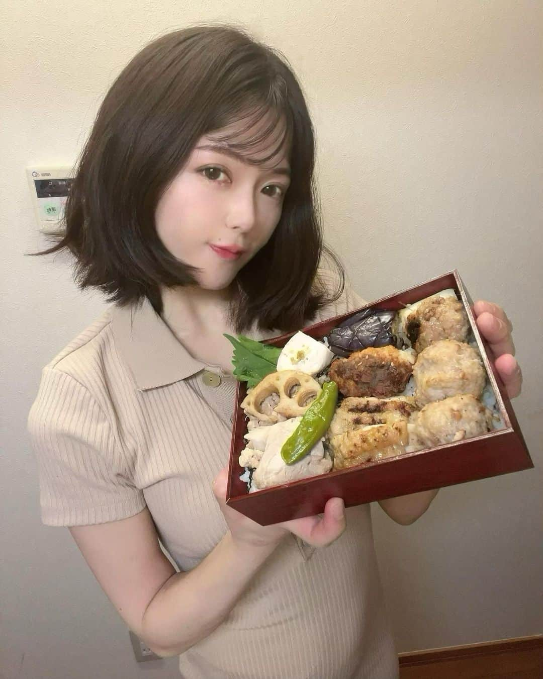 AYUNAさんのインスタグラム写真 - (AYUNAInstagram)「焼き鳥弁当✨🐓🍱  どの具もお米も本当に美味しかった😋💕  PR @akasaka_ootori #赤坂焼鳥鳳 #赤坂焼鳥 #焼鳥弁当 #赤坂テイクアウト #赤坂ランチ #赤坂ディナー #焼鳥グルメ #赤坂見附グルメ」9月8日 16時29分 - ayuna_0404