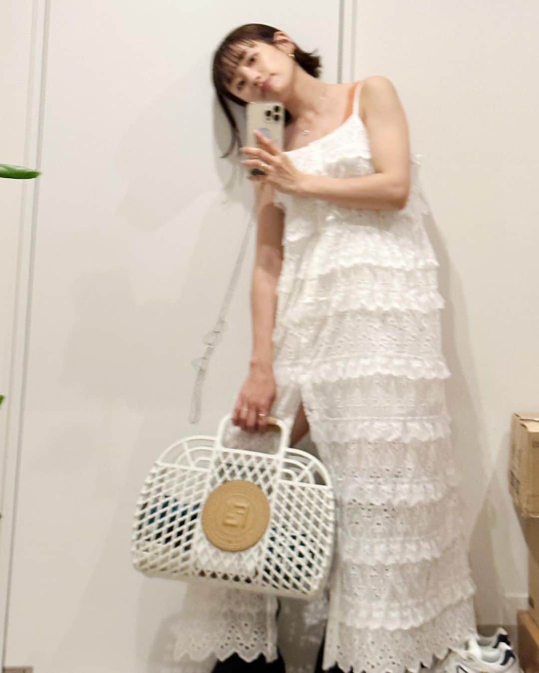 高橋愛さんのインスタグラム写真 - (高橋愛Instagram)「ㅤㅤㅤㅤㅤㅤㅤㅤㅤㅤㅤㅤㅤ ㅤㅤㅤㅤㅤㅤㅤㅤㅤㅤㅤㅤㅤ なんか、思ってるより フリフリが好きっぽい、　わたし。  ㅤㅤㅤㅤㅤㅤㅤㅤㅤㅤㅤㅤㅤ #今日のたかはし  #いつかのたかはし  #ふぁっしょん #fashion #coordinate  っいう どうでもいい報告でした。　ははは」9月8日 16時39分 - i_am_takahashi