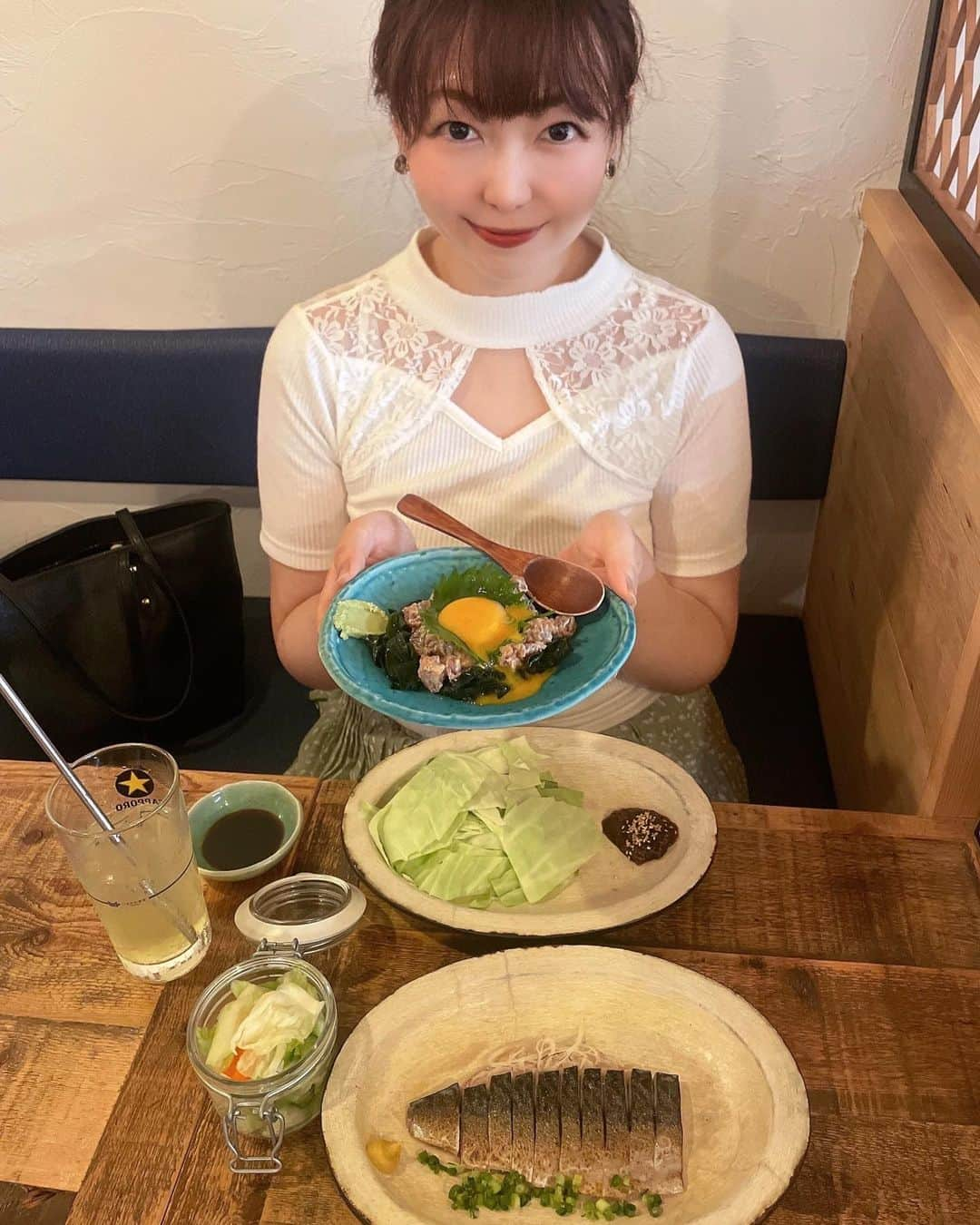 小川理子のインスタグラム：「川崎の「いまがわ食堂」で地元神奈川・三浦の旬をいただいて来た🤤  ☆名物！大とろ炙り〆さば ☆今川家のなめろう ☆三崎まぐろのもつぽん酢 ☆肉厚アジフライ ☆三浦野菜の手作り浅漬け ☆自家製まぐろ味噌キャベツ　 ☆ごまさば  新鮮なアジのフライは身がふかふか！うまー🤤 三浦半島からの旬な食材が食べれて嬉しいし、都内から来た友達も三浦や三崎口行きたいって興味持ってくれたから、近々遊びに行ってくる♡ お店を通して産地にも関心がむくお店って、それだけ 美味しいってことよね！  定食や丼メニューも充実してて 鯖やマグロ、しらす、アジフライなど気になりすぎた♡  お店自体は、安政4年創業で一本釣り漁師として家業→令和4年に165周年を迎えた今川商店が運営する食堂なの。  川崎にこんな良いお店があったとは♡久しぶりにお魚食べた気するし、からだも喜んでたー！ また行こ🐟  PR いまがわ食堂 川崎銀柳街店　@imagawashokudo.kawasaki  #いまがわ食堂 #川崎グルメ #川崎ランチ #川崎居酒屋 #神奈川居酒屋 #神奈川ディナー #川崎駅グルメ #魚が美味しい #鯖好きな人と繋がりたい #三浦半島グルメ #神奈川県グルメ」