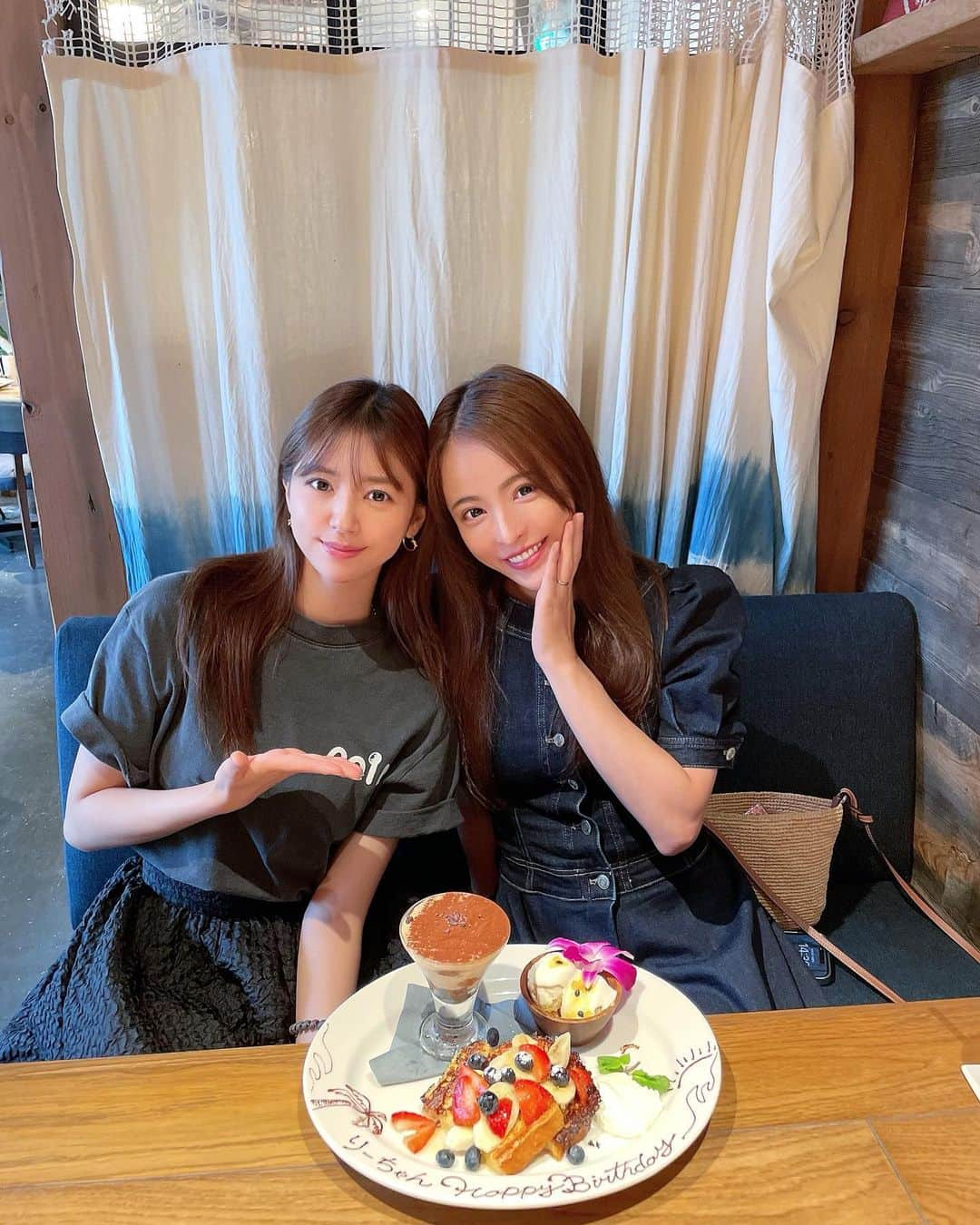 ririのインスタグラム：「可愛いcafeで可愛いお友達に お誕生日お祝い🎂してもらいました🎉☺️💓  ありがとう🥹💓🌻 Happyな話たくさんきけて お姉ちゃんホッとしました😮‍💨💓😂  いつでも全力で応援してるよ📣🐸  #love #happy #friend #birthday」