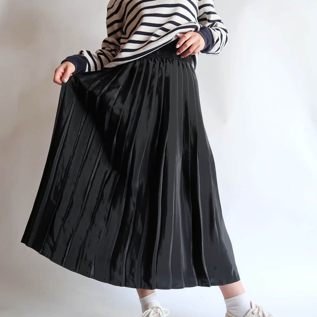 TheSunGoesDownのインスタグラム：「gathered skirt / u.k  staff:157cm」