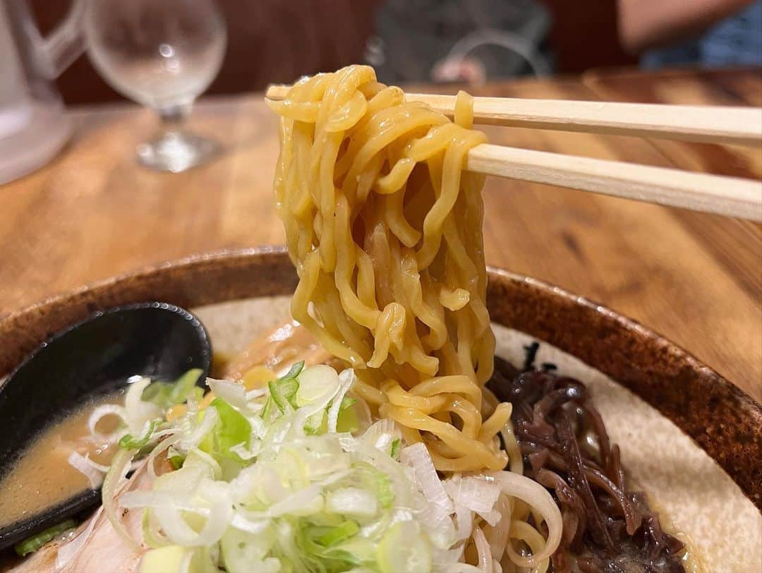 SUSURUさんのインスタグラム写真 - (SUSURUInstagram)「富山随一の味噌ラーメン店。 店主さんは『すみれ』出身です。 めっちゃウメエ！ #susuru_tv #麺屋つくし #富山市 #富山 #味噌ラーメン #超うまい  #ラーメン #らーめん #ramen #ラーメン部 #ramennoodles #毎日ラーメン生活 #麺スタグラム #japaneseramen #japanramen #foodstagram #foodie #noodles #instanoodle #instaramen #instafood #富山ラーメン #みそらーめん #すみれ #純すみ系」9月8日 17時15分 - susuru_tv