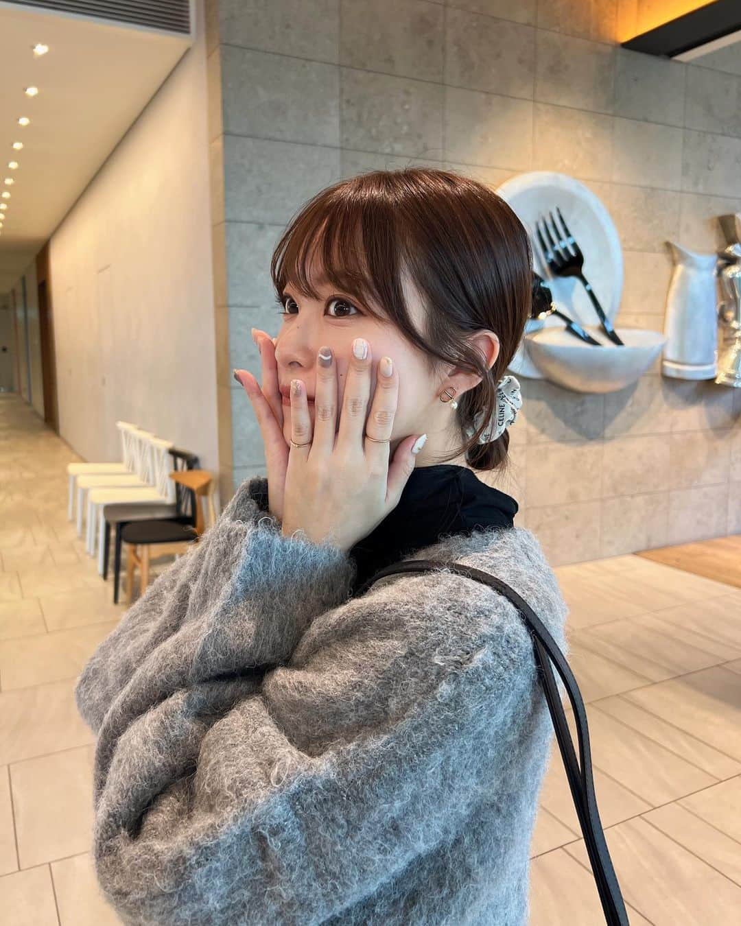 吉次玲奈さんのインスタグラム写真 - (吉次玲奈Instagram)「new nail♡  今回は秋先取りしてみました🍁🍂 @misamisa124 さんいつもありがとうございます😌♡  久々にデザインがしっかりあるネイルしたけど、可愛すぎるよ〜🥺  みんなもぜひいってみてね！  #ネイル #ジェルネイル #ネイルデザイン #韓国ネイル #nail #nails #ジェルネイルデザイン #シンプルネイル #フレンチネイル #ニュアンスネイル #ニュアンスネイルデザイン #フレンチネイルデザイン #loewe #ブレスレット #アクセサリー #中目黒 #中目黒ネイル #中目黒ネイルサロン #ネイルサロン #都内ネイルサロン #カーディガン #カーディガンコーデ #秋コーデ #秋服 #秋服コーデ #秋冬コーデ #gu #gu購入品 #ジーユー #ジーユーコーデ」9月8日 17時15分 - rena_yoshitsugu