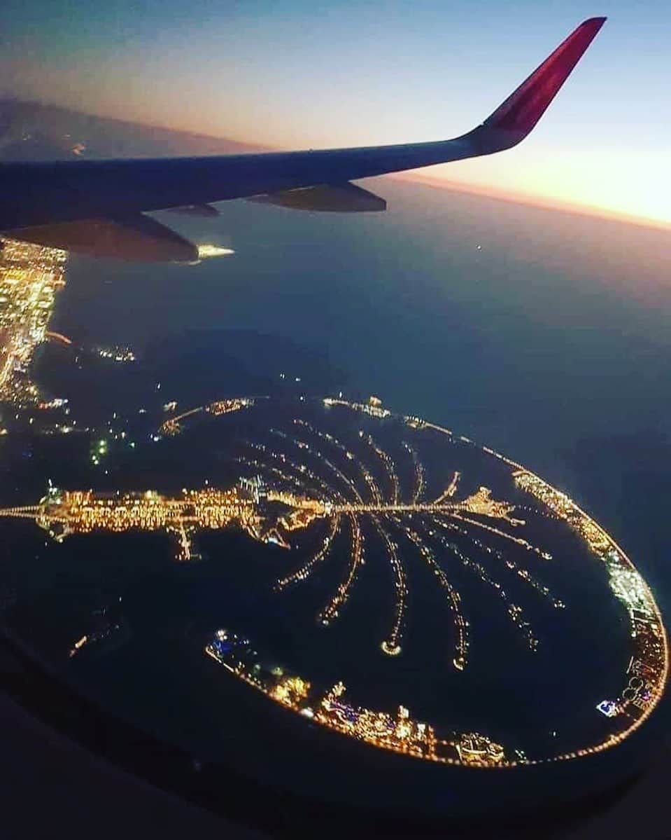 ブリアナのインスタグラム：「#dubai 🥰」