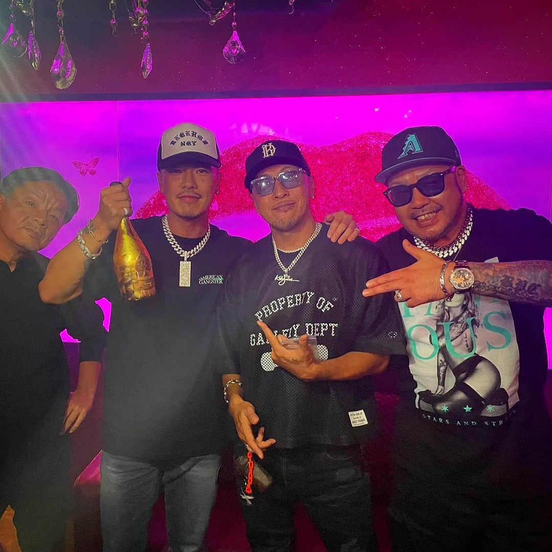 Kayzabroのインスタグラム：「広島パルコ店オープンで広島へ 夜はAKライブのアフターでプチ誕生会🍾 @avalanche_goldandjewelry #hiroshimaparcostore #grandopening」