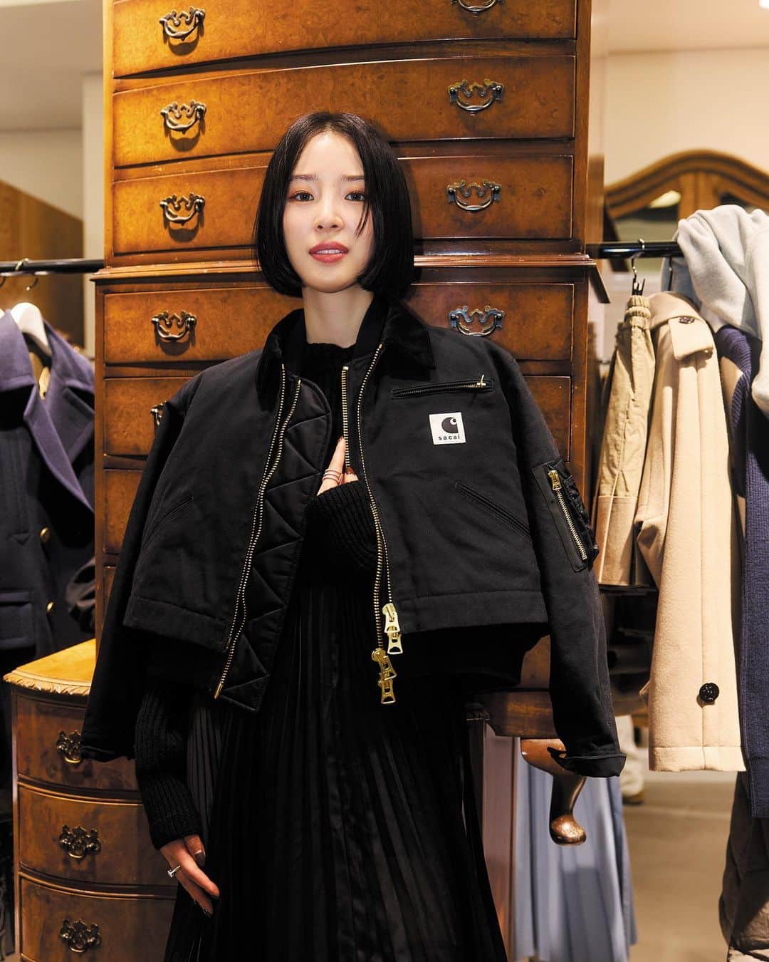 アイリーン・キムのインスタグラム：「Loving this collaboration @sacaiofficial @carharttwip 🤍 And love you Chitose🥺  #ad #sacai  #sacaiofficial  #CarharttWIP」