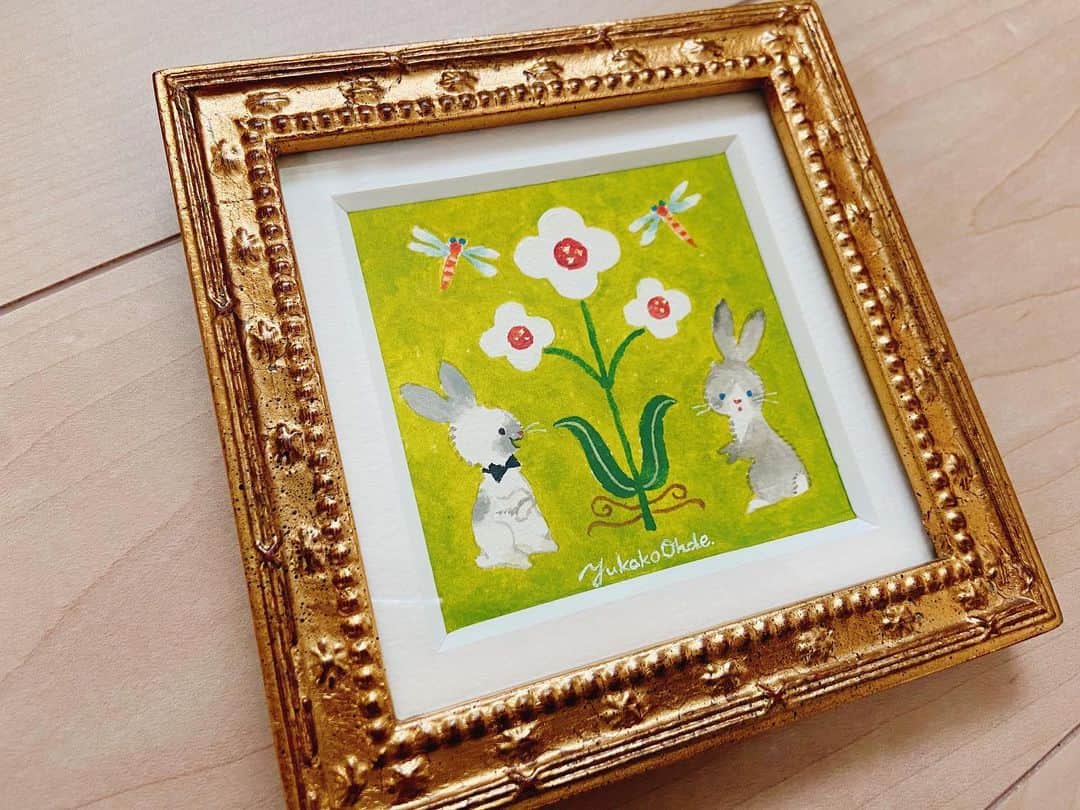 おおで ゆかこのインスタグラム：「個展用に描いた絵をお気に入りの額縁に入れました。ミニサイズです。箔押しでキラッとしてます✨」