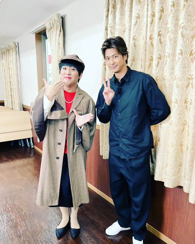 Mr.シャチホコさんのインスタグラム写真 - (Mr.シャチホコInstagram)「今日は滋賀と大阪で速水もこみちさんとロケでした😁 カッコ良すぎますって本当に😂  どんな番組だったかはまた近くなったら告知しますね❗  ヒント:アッコさんは探偵の格好になってます👀🔎」9月8日 17時44分 - mr_shachihoko