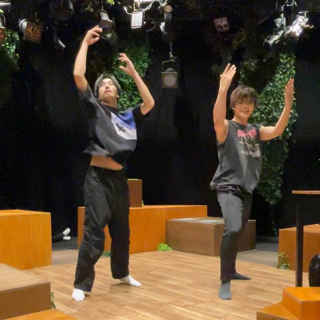 田中香子さんのインスタグラム写真 - (田中香子Instagram)「森の中で踊る巨人達。  ※本作にダンスシーンはございません。  #フクロウガスム2023  #フクロウガスム #3週目のフクロウ達」9月8日 17時50分 - soo.yt