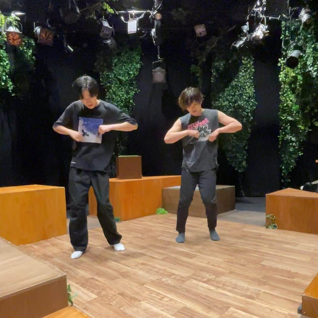 田中香子さんのインスタグラム写真 - (田中香子Instagram)「森の中で踊る巨人達。  ※本作にダンスシーンはございません。  #フクロウガスム2023  #フクロウガスム #3週目のフクロウ達」9月8日 17時50分 - soo.yt