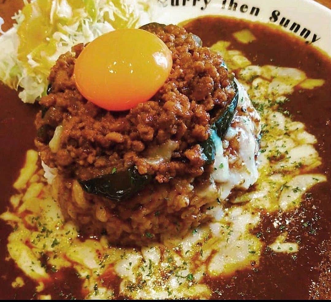チキン南蛮カレーのルウ王子のインスタグラム：「金曜日はカレーの日  カレー倶楽部ルウで テゲうまカレーを食べて 華麗なルウ週末を！  カレー最高！テゲうまルウ！ ★ ★ #カレー好きと繋がりたい #チキン南蛮カレー #都城ランチ #カレー #宮崎グルメ #都城カレー #カレー倶楽部ルウ #宮崎 #都城 #カレー好きな人と繋がりたい #宮崎ランチ #都城カレー #チキン南蛮」