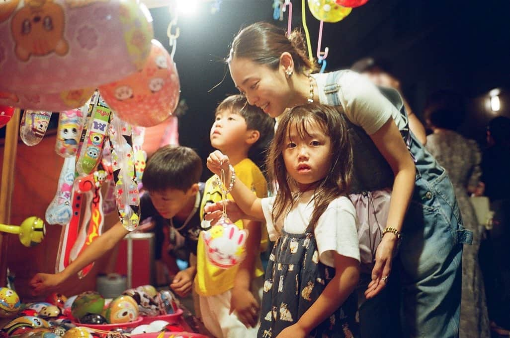 滝裕可里さんのインスタグラム写真 - (滝裕可里Instagram)「夏の思い出🍉👘🌻 子供の頃毎年行っていた地元のお祭り 4年ぶりの開催 親友の子供たちと❤️ 淀川花火大会も行きたかったなー🎇」9月8日 17時58分 - takiyukari_official