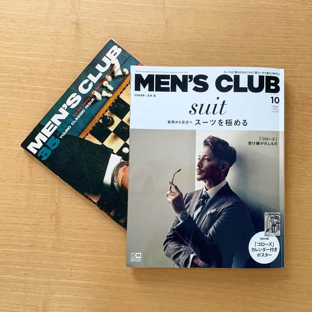 大橋歩のインスタグラム：「私の昔にお付き合いください。この『MEN'S CLUB』は男性ファッション誌です。上が2023年10月号で最新号(発売はまだかも)下は1964年3月号です。今から59年6ヶ月前の『MEN'S CLUB』で、私をデビューさせてくださった号です。私は多摩美術大学油絵科の4年生でした。いきさつは『ほぼ日の学校』で糸井さんに話しました。今から59年と6ヶ月前の『MEN'S CLUB』の印刷の絵を今年の10月号に載せますと連絡頂いた時は信じられませんでした。59年6ヶ月以上前も載せて頂いたそのページをなでながら信じられなかったと同じぐらい。ありがとうございます。美術大学で絵を描くより私は男の子(当時の若い男子)のおしゃれが大好きで服のデザイナーになりたかったのでした😅。でもイラストレーターにならせて頂けて良かったです。10月号スーツ特集好きです。人の手で作り上げる着る物が素晴らしいです。」