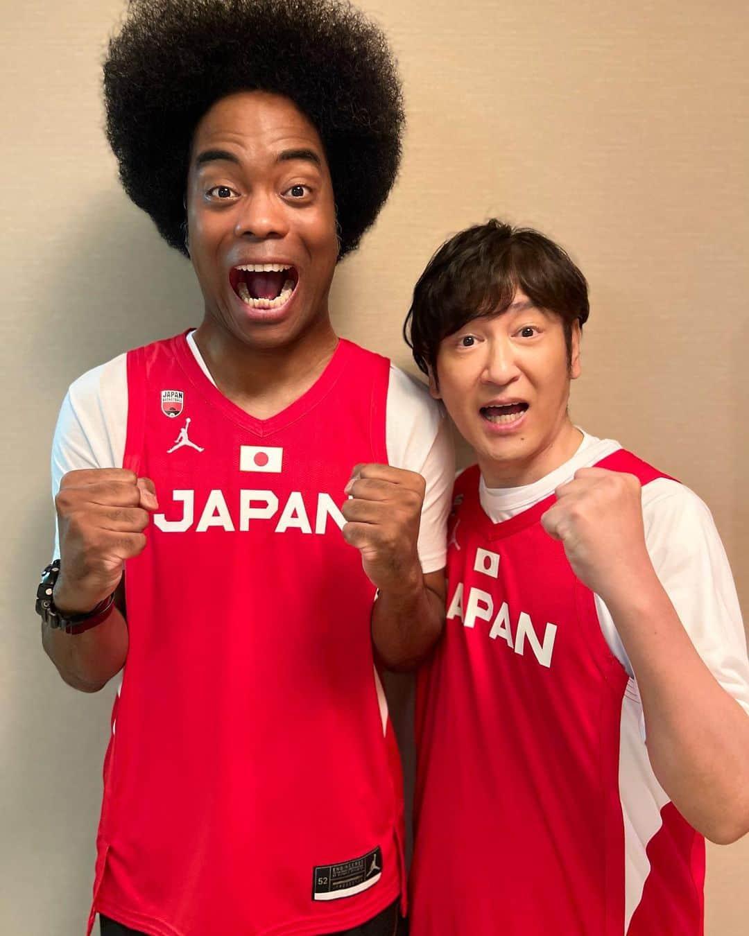 副島淳のインスタグラム：「#日本テレビ  バスケットボールW杯特番 #歴史を変えた男たち  緊急生放送SP  この後、19:00〜20:54まで 生放送で出演させて頂きます！  バスケ日本代表の魅力をたっぷり ご覧いただけると思うので、 お時間ありましたら 是非、ご視聴ください！  #ココリコ田中直樹 さん」