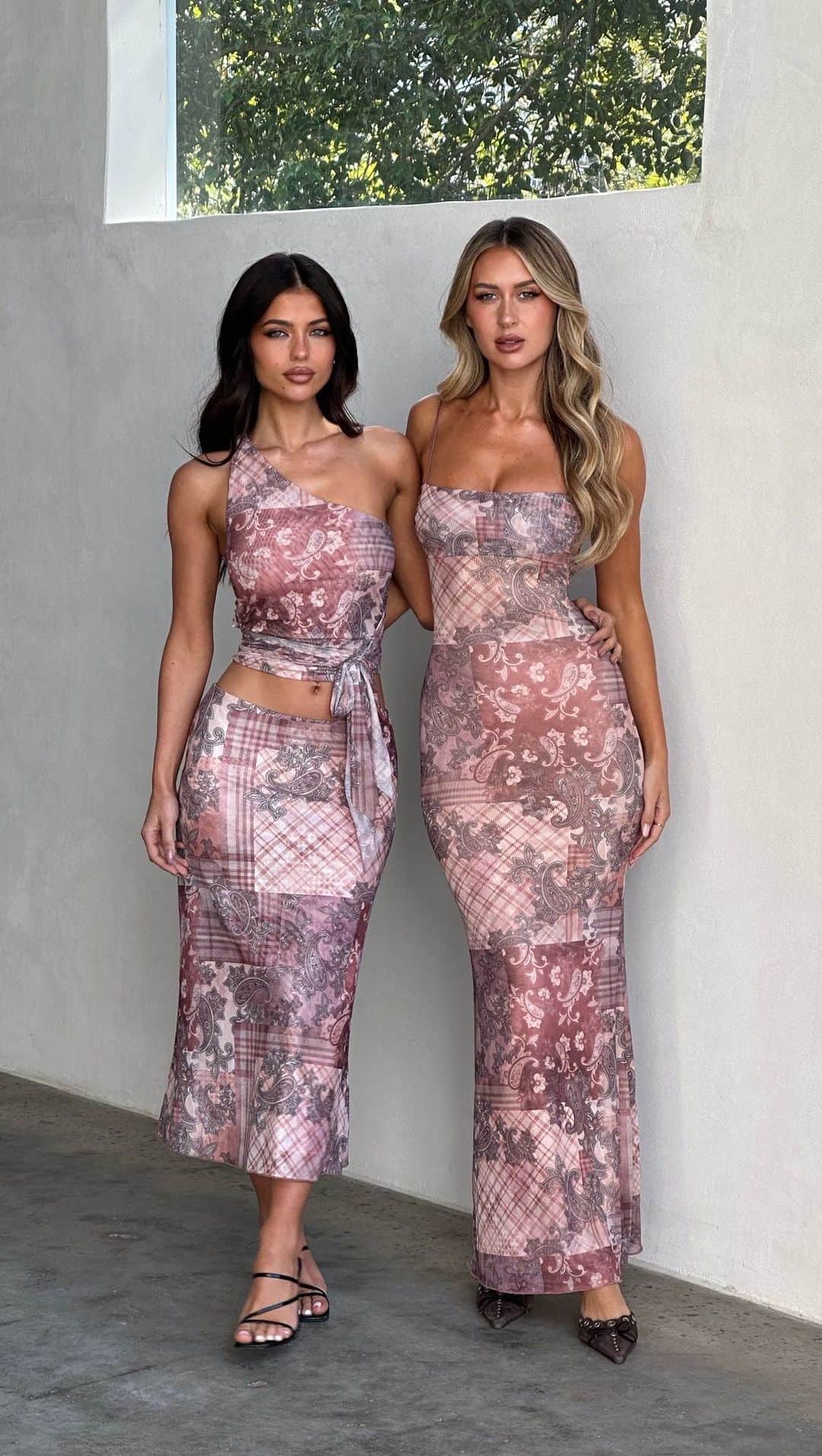 tiger Mistのインスタグラム：「𝓝𝓔𝓦 in patchwork floral. ❥ Shop the Rosas Top + Skirt & Cara Mesh Dress.」