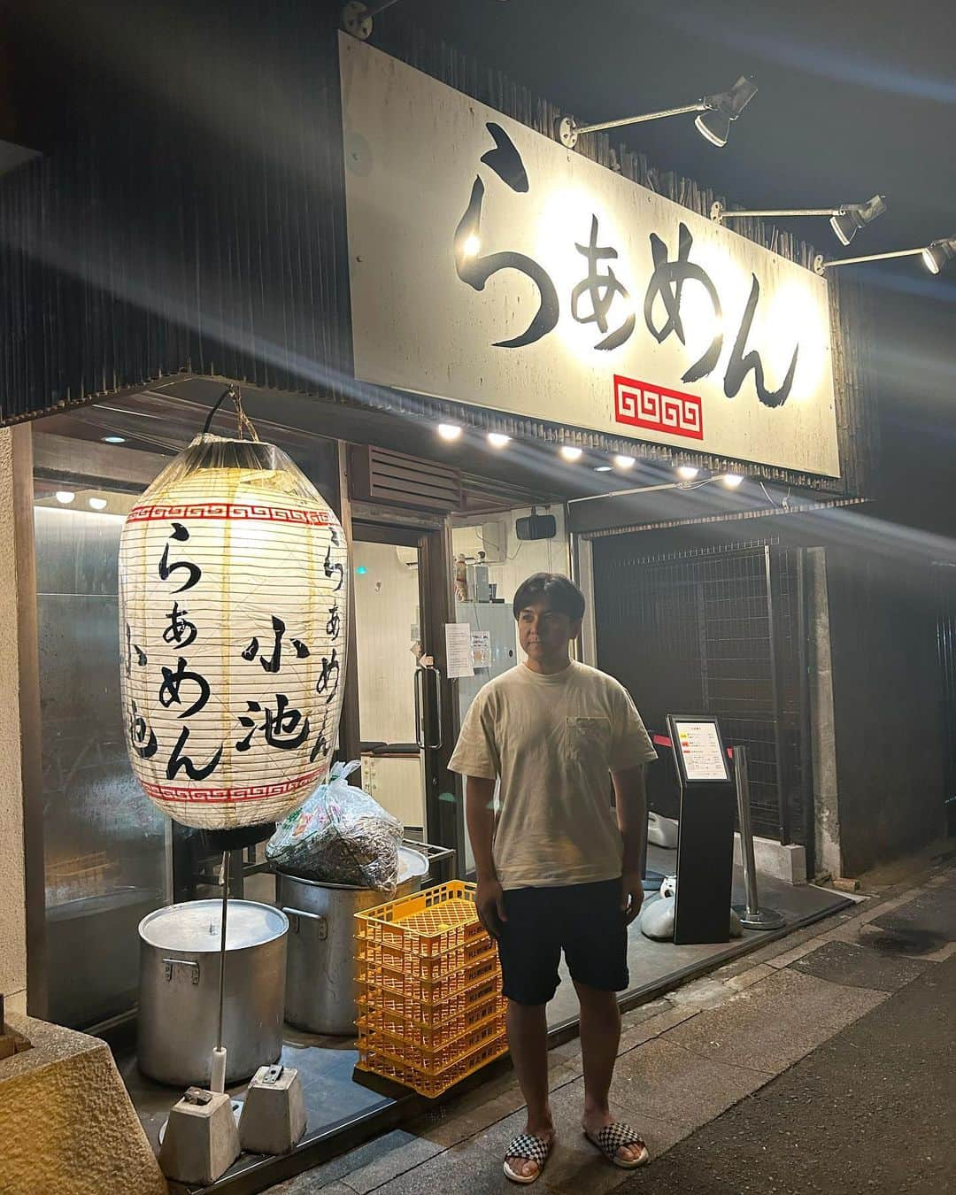 伊藤智博さんのインスタグラム写真 - (伊藤智博Instagram)「何回行ってもうまー！替え玉もいっちゃいました！  #らぁめん小池 #上北沢 #上北沢グルメ #ラーメン #🍜 #itoburger #toolsinfinity #ツールスインフィニティ #vanscheckerboardslipon #バンズチェッカー #LLR伊藤」9月8日 18時14分 - itotomohirollr