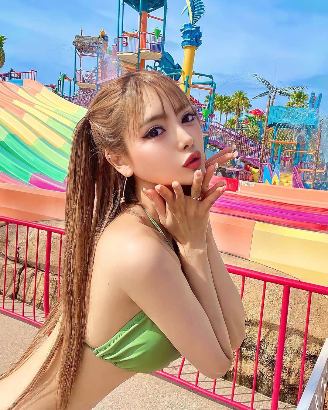 葉月芽生のインスタグラム：「🌴🌈💕」