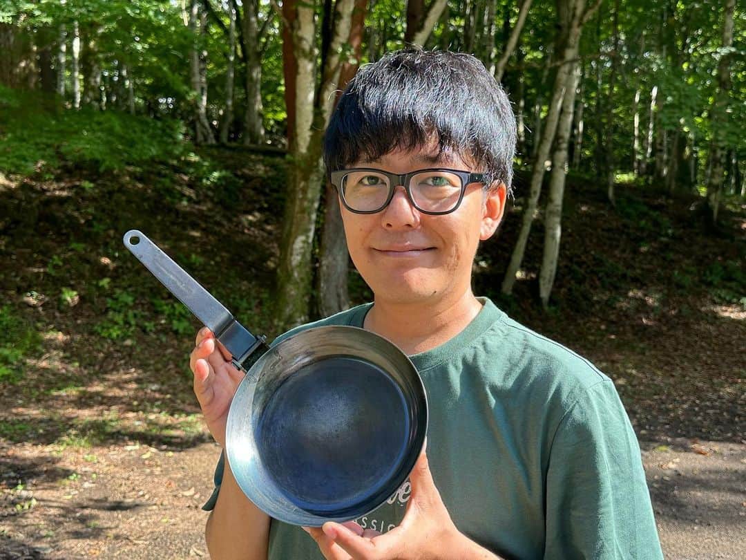 のインスタグラム：「いよいよ明日発売です！  〜取っ手の折れるフライパン〜【野フライパン】  #野あすわ #焚火会 #Bluemoment #キャンプ」