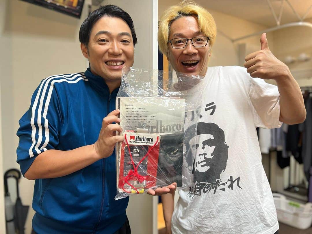 西野誠さんのインスタグラム写真 - (西野誠Instagram)「SORで共演中のナカニー（中西勝之）さんに1990年代のF1日本グランプリのパンフもらっちゃった！！ありがとうございます〜！！🏎️」9月8日 18時50分 - makotonishino