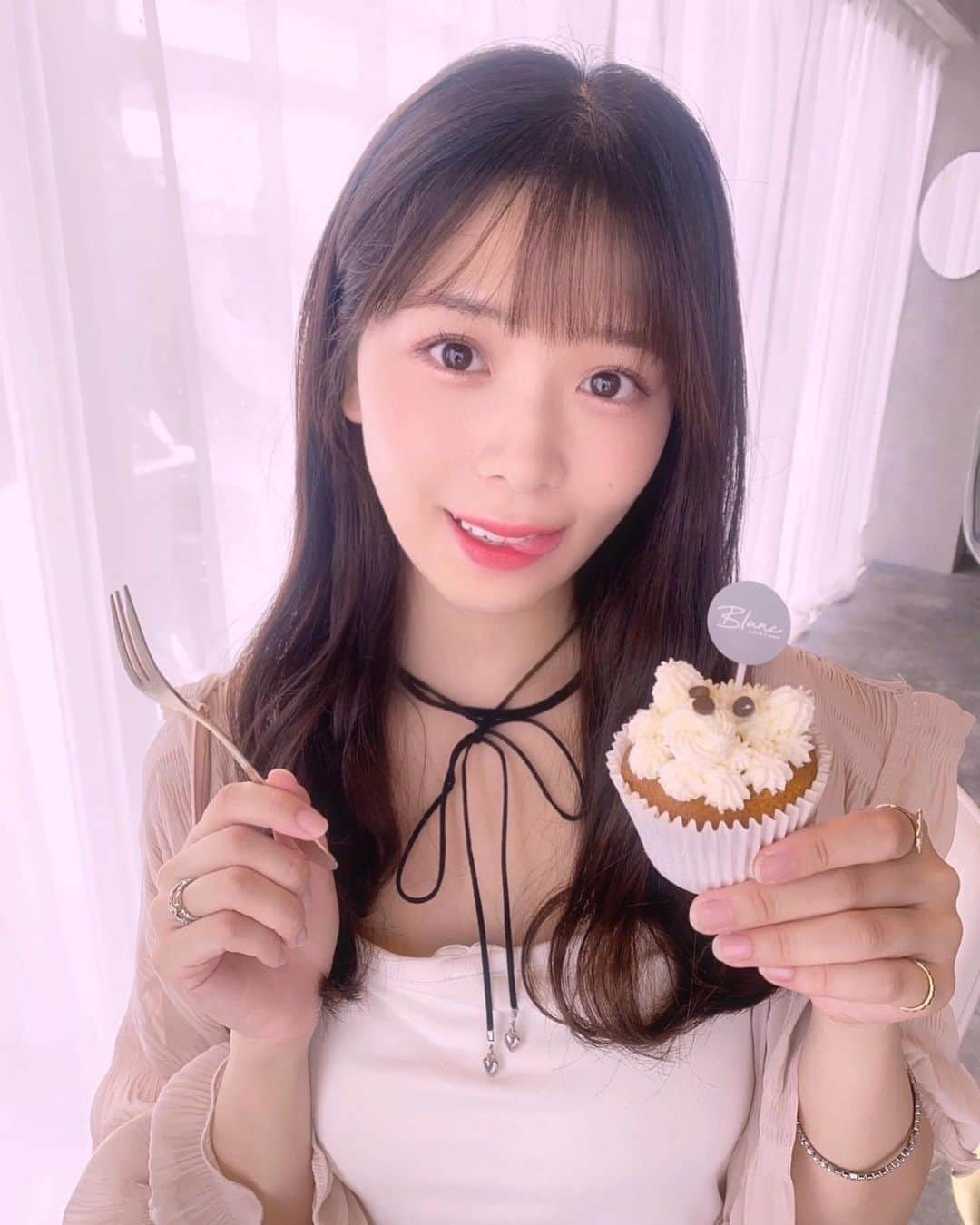 安田桃寧さんのインスタグラム写真 - (安田桃寧Instagram)「くまのカップケーキ🧁🎀  かわちい🫶🏻 . . . #frenchgirly #girly #フレンチガーリー #pink #ピンク加工 #girlyfashion #girl #ガーリー #cafe #大阪カフェ #osaka #心斎橋カフェ#blankcafe」9月8日 19時01分 - peachpeach_o6o8