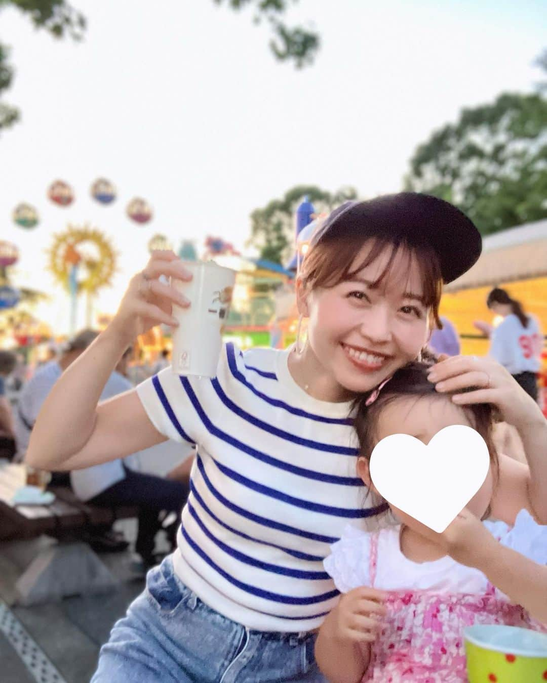 染矢すみれのインスタグラム：「〻 夜の動植物園🌙 取材して楽しすぎたので 初日に家族で行ってきました🐘 (時差やば) 明日が最終日みたいです🦩 みなさま良い週末を🫶  #福岡市動植物園 #夜の動物園 #福岡子連れスポット #福岡おでかけ #福岡ママ」