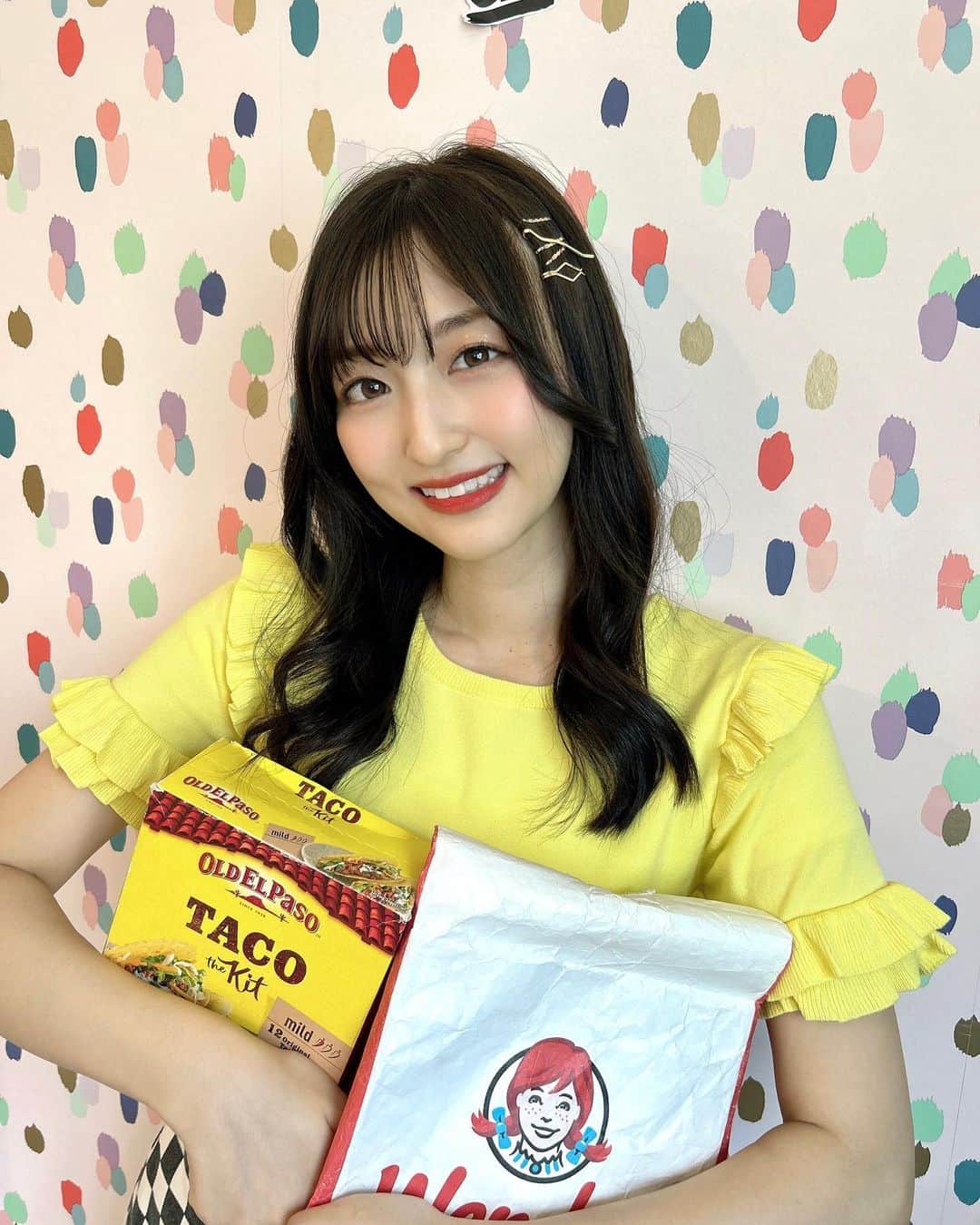 石井陽菜さんのインスタグラム写真 (石井陽菜Instagram)「⁡ ⁡ ⁡ 私はファストフード大好き🍟 ⁡ 週に1回は必ずポテトをたべ