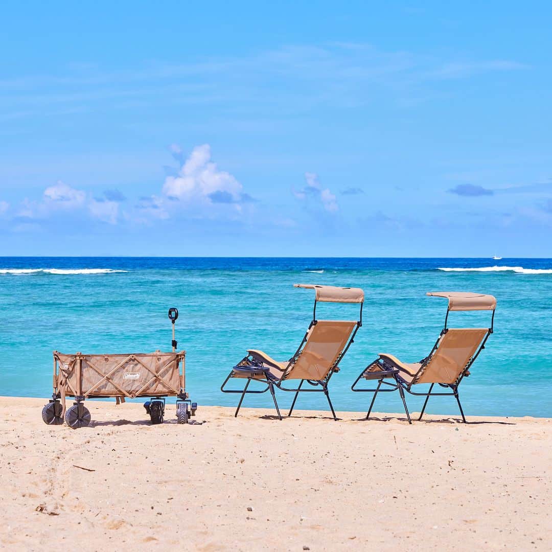 ホテル日航アリビラ 公式Instagramさんのインスタグラム写真 - (ホテル日航アリビラ 公式InstagramInstagram)「. ＼海辺でプライベートにチルタイムを過ごせる「コールマン デラックスセット」レンタル実施中🏖／   ホテルの前に広がるニライビーチは、自然の地形を生かした沖縄屈指の透明度を誇る天然のビーチ。サンゴの欠片や星砂などでできた白い砂浜が広がり、1日に2回繰り返される潮の満ち引きにより、澄んだ遠浅の海は豊かに表情を変えます🐚   ホテル日航アリビラでは、海でのひとときを楽しんでいただけるよう、有名キャンプ用品ブランドであるコールマンの「コールマン デラックスセット」をレンタルしています⛱  レンタルセットには、フレームを開くだけで簡単に組み立て可能な「インスタント バイザーシェード」や、空気を入れるだけでリビングのソファのようにくつろげる「エアカウチ」など、人気のキャンプ用品が揃っています。  コールマンが作り出すラグジュアリー感あふれるプライベートな空間で、海を眺めたり、ビーチサイドで販売している軽食やかき氷、ドリンクなどをテイクアウトしてお食事を楽しんだりと、ニライビーチでのチルタイムをお過ごしください🛋   ⛱「コールマン デラックスセット」レンタルサービス⛱  【期間】2023年8月1日～9月30日  【時間】9:00～18:30  【料金】宿泊者料金 7,500円／外来料金 10,000円  ※料金は消費税込みとなります。   🔎詳しくはこちら👀 https://www.alivila.co.jp/activity/archive/5250/  #ホテル日航アリビラ #アリビラ #リゾート #沖縄リゾートホテル #アリビラブルー #アリビラ時間 #ニライビーチ #沖縄 #沖縄旅行 #沖縄観光 #沖縄絶景 #女子旅 #沖縄ホテル #オーシャンビューホテル #読谷 #読谷村 #沖縄プール #記念日旅行 #誕生日旅行 #カップル旅行 #夫婦旅行 #ビーチ #ビーチサイド #チルタイム #コールマン #ホームチルキャンプ」9月8日 19時00分 - hotelnikkoalivila