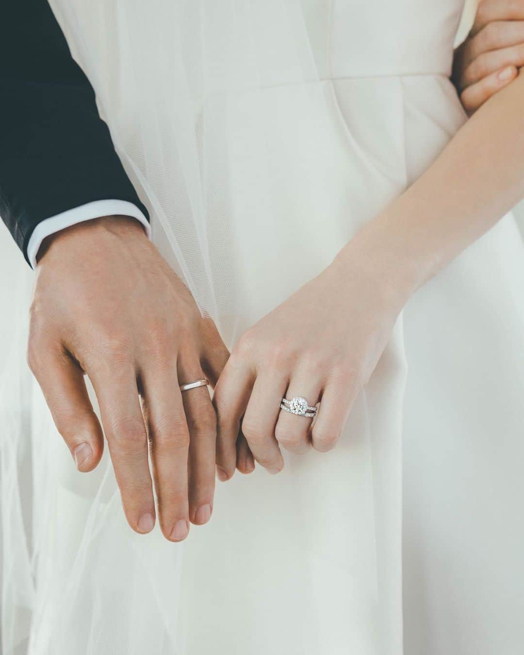 TASAKIのインスタグラム：「TASAKI bridal rings add a special sparkle to your wedded future, full of hope and happiness. Our exquisite array of the highest grade jewellery presents selections of unparalleled beauty.  希望に満ちたふたりの未来を彩るTASAKIのブライダルリング。 最高グレードの比類なき美しさをたたえた、ジュエリーを豊富にご紹介します。 9月24日(日)まで開催中のブライダルフェアでは、ティアラレンタルなどフェア限定の特典をご用意。  #TASAKI #TASAKIbridal #TASAKIBRILLANTE #TASAKIengagement #TASAKIdiamond」