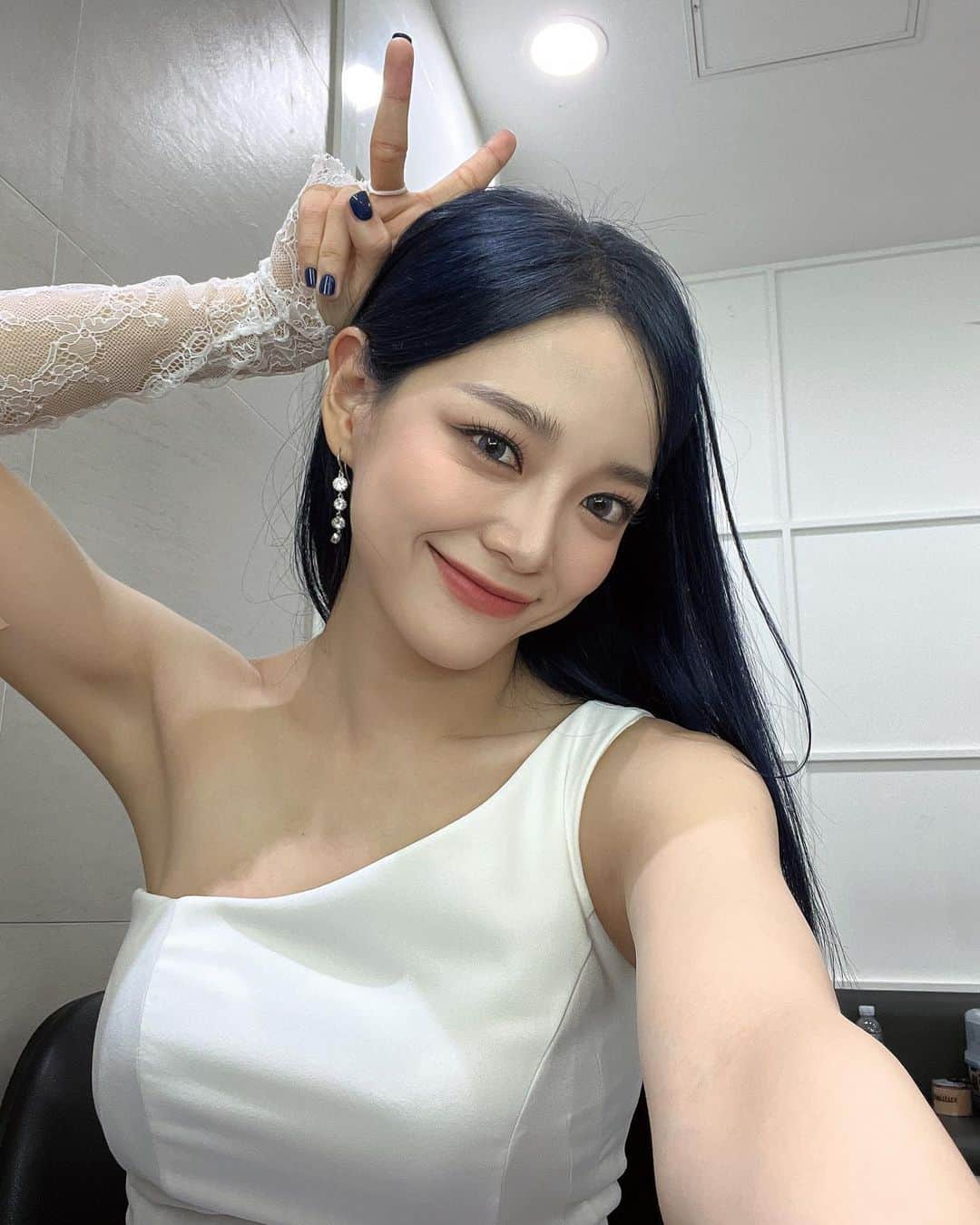 キム・セジョン（Gugudan SeMiNa）のインスタグラム：「Top or Cliff 🚪」