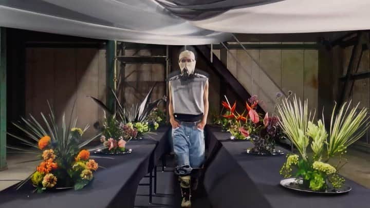 星熊南巫のインスタグラム：「LIBERE 2024 S/S Collection Movie🐉  Music produced by Hoshikuma Minami    Shinra DARKPOP REMIX🥷🥷✖︎   To better match the atmosphere of your clothes  I made it🧬   I myself appear briefly in the movie as a model.  remix by @whitenoisemakesmefeelcomfy  He made track of Shinra DARKPOP  LIBERE 2024 S/S Collection Movieの 音楽を星熊南巫として プロデュースさせて頂きました  新羅DARKPOPをREMIXして お洋服の雰囲気ともっとマッチするように 制作させて頂きました🥷  私自身もMovieにモデルとして少し登場してます  Thanks🧚🏻🧚🏻→@go_momosee @libere_maverick_creative」