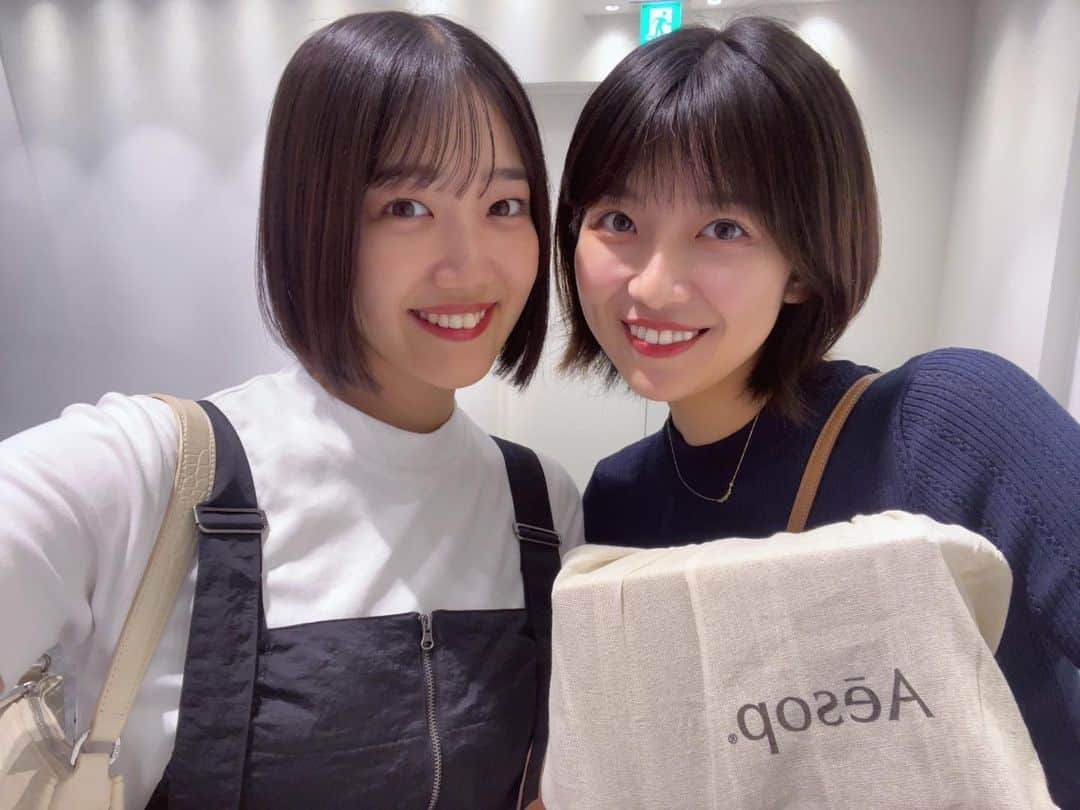 磯原杏華さんのインスタグラム写真 - (磯原杏華Instagram)「らぶ〜🥰🥰🥰  @shiho_suzu_ ♡ 何年経っても無限に喋れる友  誕生日プレゼントまでありがとう🥹🤍 私が最近ドンピシャで欲しかったもの当ててきて流石すぎた👏  #スクラブ #aesop #磯原だからAesop貰いがち」9月8日 21時30分 - isoharakyoka_box