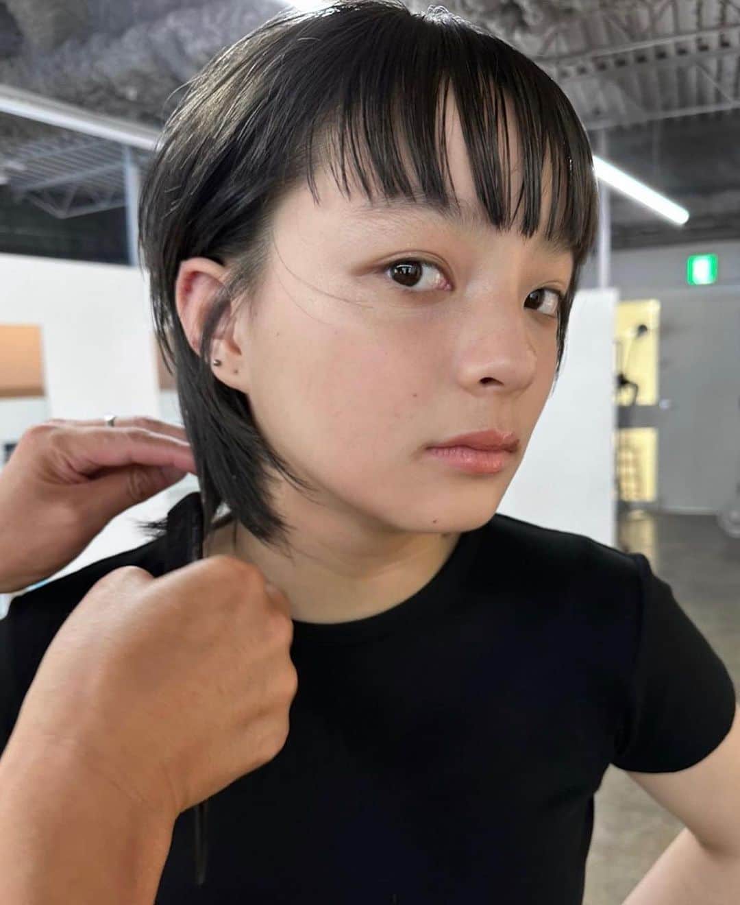 nanukさんのインスタグラム写真 - (nanukInstagram)「顔まわりはレイヤーとグラデーションからなるバランスがポイント。 . hair/ @nanuk_takahashi.buri  . #guestnanuk」9月8日 19時16分 - nanukhair