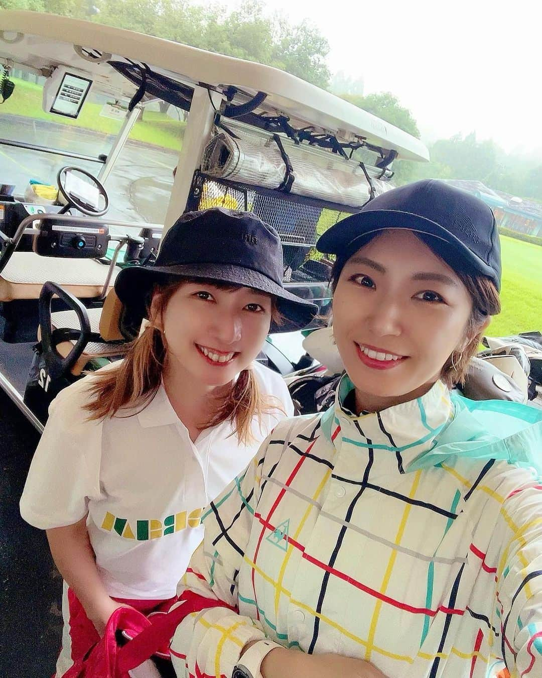 Alyssaさんのインスタグラム写真 - (AlyssaInstagram)「まきてぃのボスのコンペ⛳️  大雨で途中までだったけど みんなに会えたし 同伴メンバー様に恵まれて楽しかった☔️⛳️  #久しぶりの雨ゴルフ #恵みのハイボールありがとうございました🥺✨ #instagolf #golstagram #골프스타그램　#ゴルフ #golf #골프연습 #골프 #ゴルフ女子 #女子ゴルフ」9月8日 19時30分 - alyssa_golf