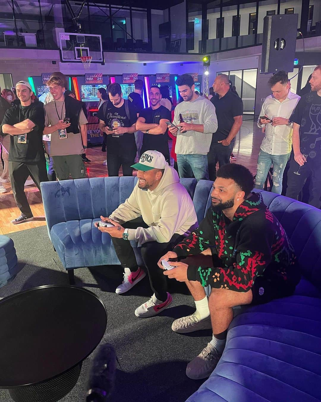 ニック・キリオスのインスタグラム：「dope @nbaaustralia @nba2k @nba event! Was a pleasure to meet @jmglitxh27 ….. he enjoyed dunking on people as himself as you can see in slide 2 😂」