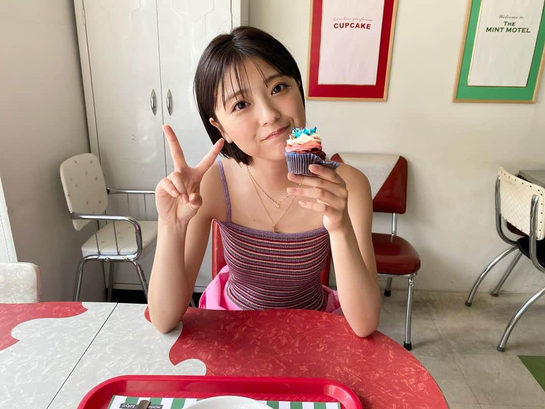 工藤美桜さんのインスタグラム写真 - (工藤美桜Instagram)「先日のイベントでも報告しましたが、2024年のカレンダー発売決定しました！ お楽しみに。🍰♡」9月8日 19時43分 - mmio_kudo