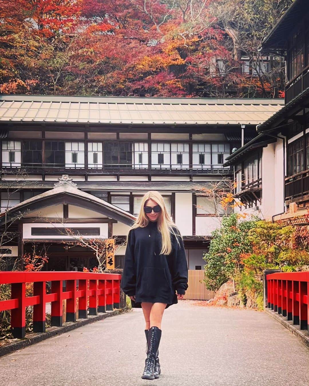 SORAのインスタグラム：「なんかいい写真見つけちゃった😍 #travel  #blonde   #japantravel」