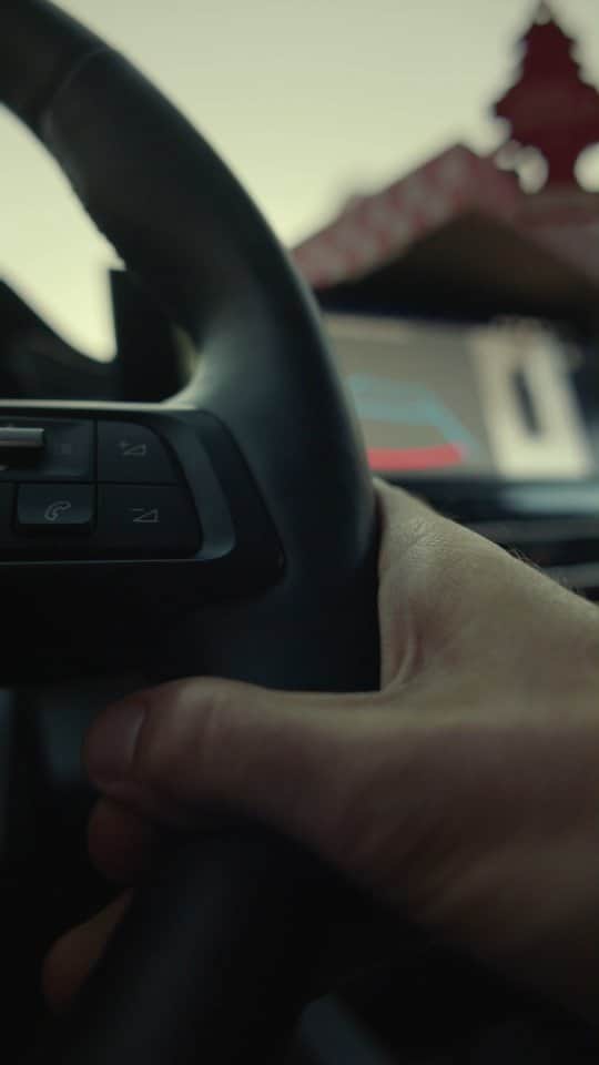 Citroënのインスタグラム：「Getting excited in your car is lit. But a bit of calm is good too, isn't it? #CitroënTips」