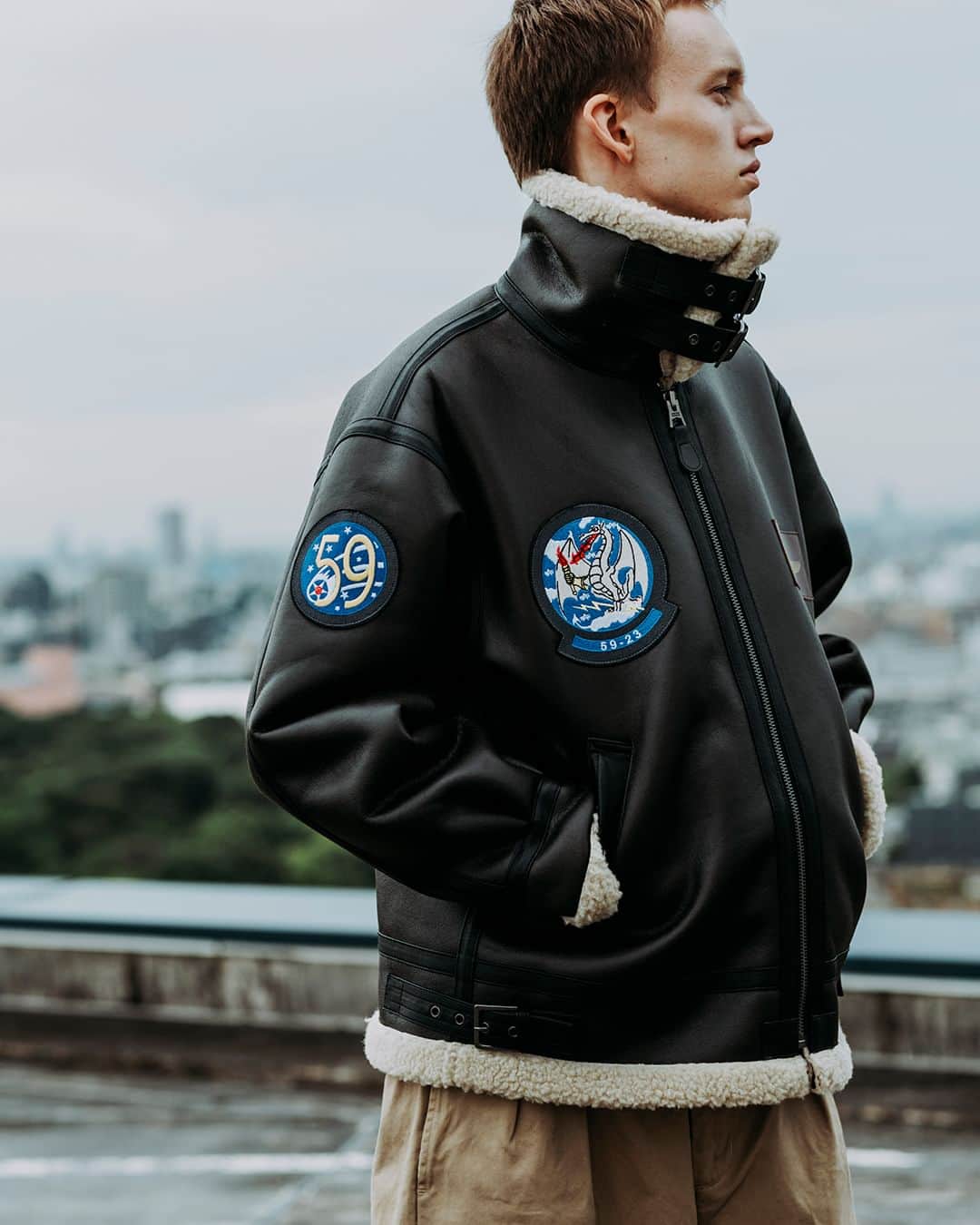 ALPHA INDUSTRIES JAPANさんのインスタグラム写真 - (ALPHA INDUSTRIES JAPANInstagram)「① 【OUTER】PATCHED B-3 FAKE MOUNTON JACKET # TA1689 Price : ¥27,500(in tax) Color : 275(BLACK / IVORY) ※10/下旬 入荷予定 【PANTS】OFFICERS 2TUCK CHINO # TB1081 Price : ¥9,900(in tax) Color : 014(KHAKI)  ② 【OUTER】SOUVENIR JACKET # TA0694 Price : ¥27,500(in tax) Color : 9001(BLACK) 【PANTS】BALOON WIDE CARGO PANTS # TB1068 Price : ¥14,850(in tax) Color : 019(OLIVE)  #alpha_industries_japan #alpha_industries #ALPHAINDUSTRIES #ALPHA #ALPHASHOP #MA1」9月8日 20時00分 - alpha_industries_japan