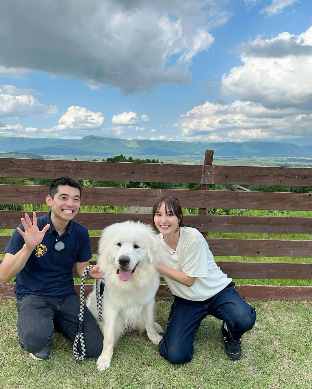 渕上彩夏さんのインスタグラム写真 - (渕上彩夏Instagram)「𓂃 𓂃 𓂃 プーキーズのみんなとロケでした！ @pookieskuroda   少し大人っぽくなったルートくんとぶどう狩りをしてルートくんのお茶目が炸裂でして、もっふもふ大きく成長したホルンくんとはドッグランを人間が楽しみました☺️笑♡ そしてホルンくんのシャンプーが、、、なんてこった！笑  今回も色んなことが起きて楽しかった！笑 放送お楽しみにっ🥰  今日も１日お疲れ様でした✨  #プーキーズ #カドリードミニオン #ルートくん #ホルンくん #くまパワプラス」9月8日 20時36分 - ayakafuchigami725