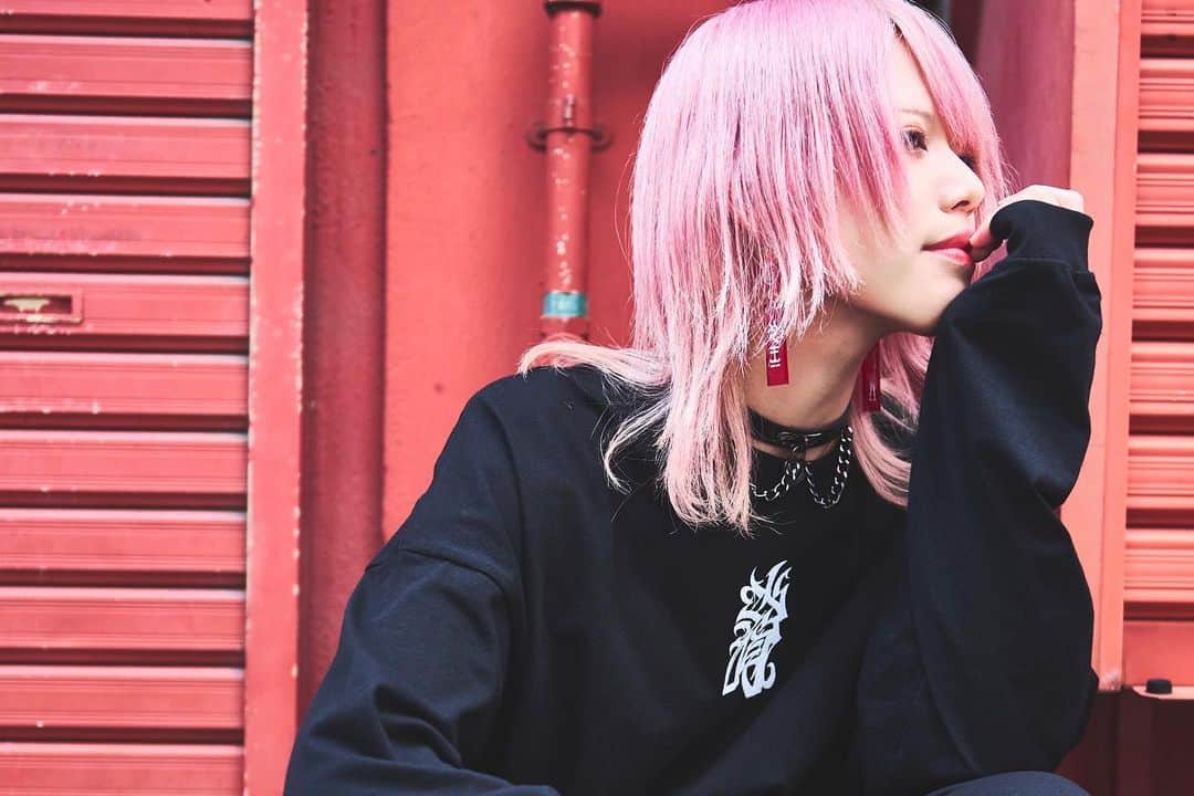 ぽにょ皇子さんのインスタグラム写真 - (ぽにょ皇子Instagram)「孤高  #cosplay #cosplayer #cosplaygirl #コスプレ #コスプレイヤー #グラビア #dj #ポートレート #portraitphotography #portrait #pink #Japanese #自撮り」9月8日 20時34分 - ponyoouji