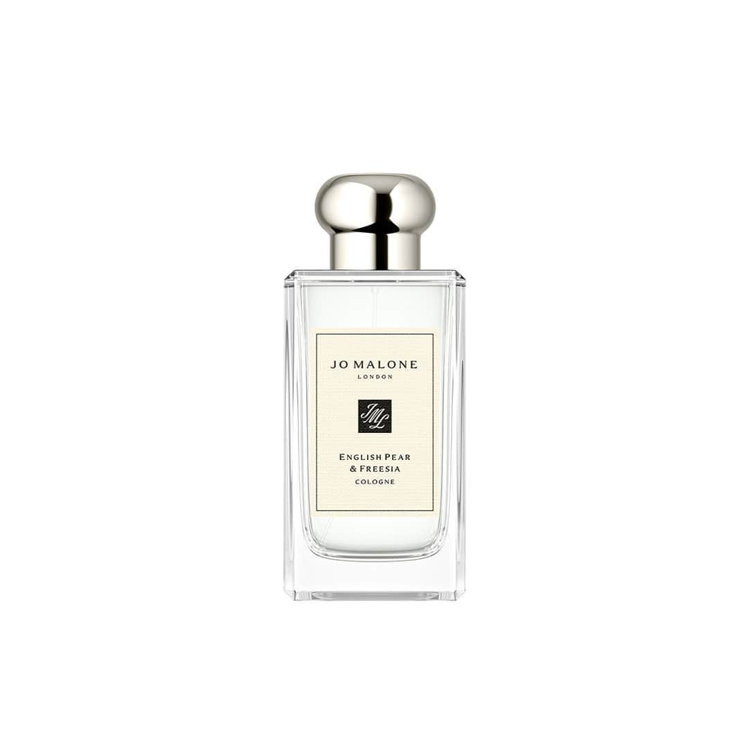 Jo Malone Londonさんのインスタグラム写真 - (Jo Malone LondonInstagram)「It’s all starting to look rather pear-shaped – and we couldn’t be happier. Celebrate pear season with us by tapping to discover our newest scent. #EnglishPear」9月8日 21時05分 - jomalonelondon