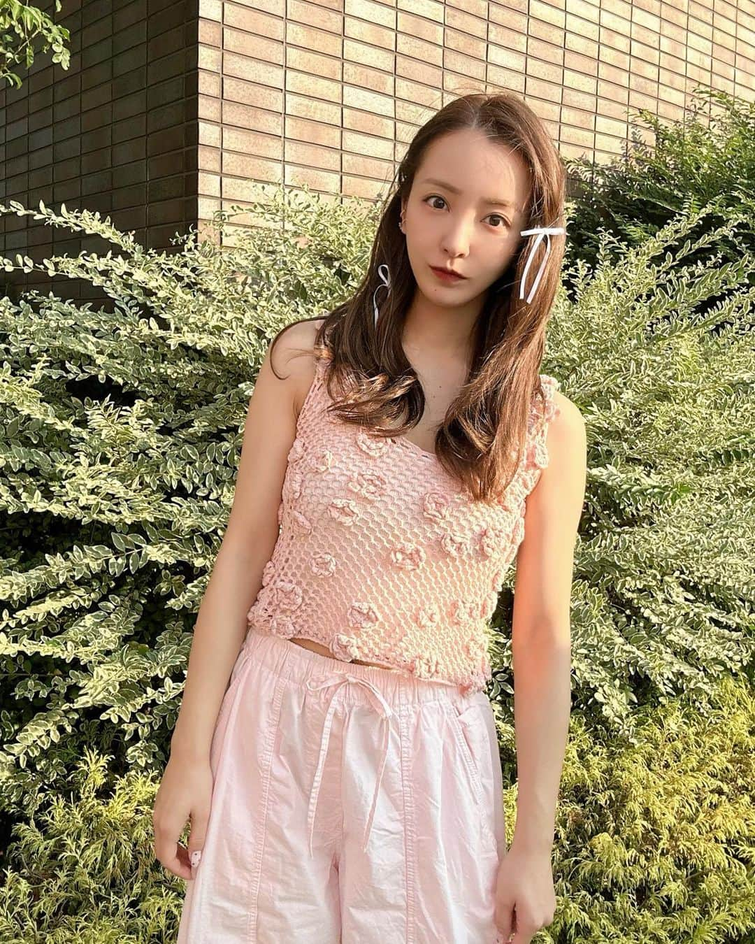 板野友美さんのインスタグラム写真 - (板野友美Instagram)「pinkコーデ🩷🎀🧴🎟️🩰  夏の思いで写真をアップしていくよ🧴💭  なんまいめ？  #tops @zara  #bottom @zara   #Fashion  #ootd #154cm」9月8日 20時45分 - tomo.i_0703