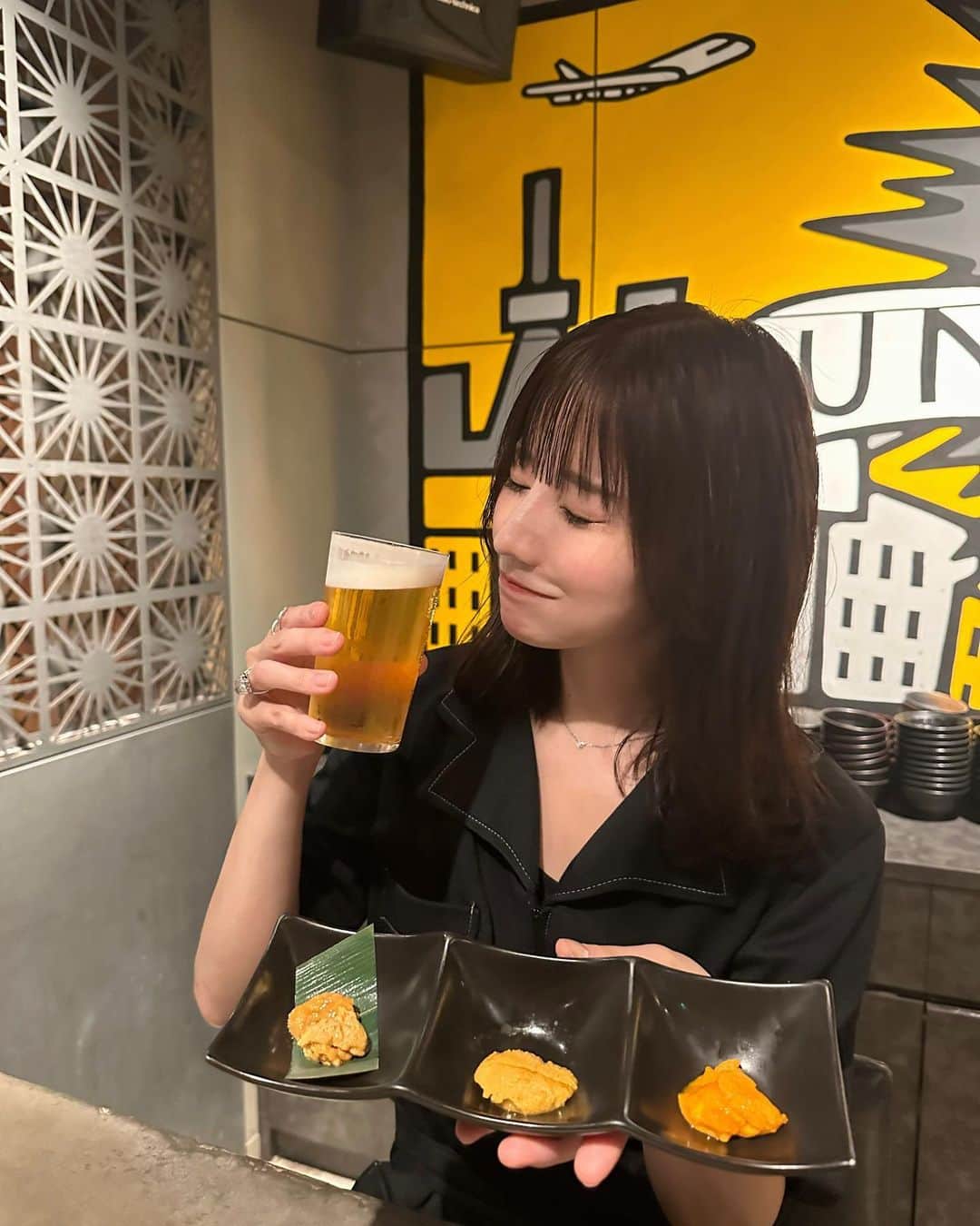 山内あいなさんのインスタグラム写真 - (山内あいなInstagram)「今週もお疲れ様でした〜！！ ぎろっぽんでに〜う〜🍻🧡  プリン体をこよなく愛する姉妹にはたまらないウニだらけのコース🫠 お仕事頑張った自分たちへのご褒美！うんうん。 皆さまも華金楽しんで土日もご自愛くださいませ🫶😌  #uniholic #うに #山内姉妹 #華金」9月8日 20時38分 - ainayamauchi3131