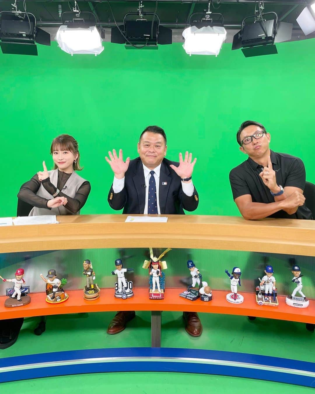 津田麻莉奈のインスタグラム：「＼＼✨⚾️MLBイッキ見！⚾️ ✨／／  今夜22:00-22:45 J SPORTS(@jsports_yakyu ) 「MLBイッキ見！」  今夜はいつもと違うスタジオから J SPORTS 3でお送りします！ J SPORTS 1ではないのでご注意ください⚠️  ゲストは#川﨑宗則さん ✨ (@mune.kawasaki.official ) コメンテーターは#AKI猪瀬さん ✨ MC津田麻莉奈です！  イッキ見は毎週BS無料放送👍 ぜひご覧ください！  リモコンのBSボタン 　↓ J SPORTS 1 　↓ イッキ見！  衣装 @c_fsf  @facesansfard   #今夜はJSPORTS3で放送 #今夜はJSPORTS3で放送 #今夜はJSPORTS3で放送  #MLB  #JSPORTS #野球好き #メジャーリーグ #MLBイッキ見 #majorleaguebaseball #baseball  #まりなる #津田麻莉奈」