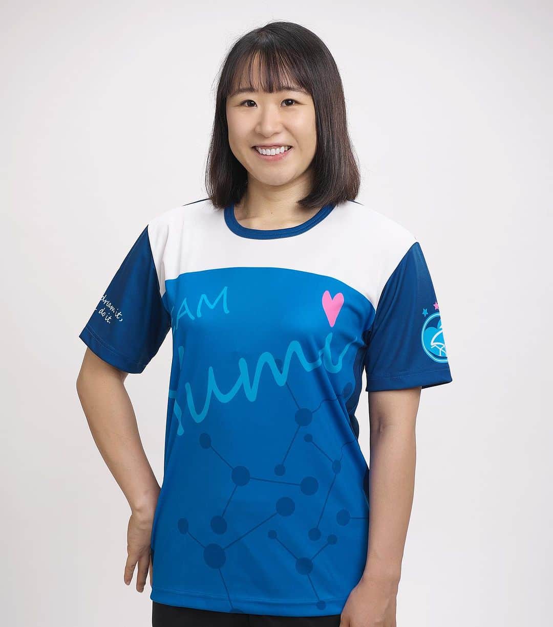 梶原悠未のインスタグラム：「TEAM Yumi Tシャツを販売します🎉  9月10日(日) 12:15〜13:00 富士通スタジアム川崎 救急フェスにて、 パフォーマンス披露、サイン会、 応援Tシャツの販売を行います‼️  9:30〜 ステージでトークショー 10:15〜 Xリーグ始球式🏈 にも出演します✨  会場でお会いできることを楽しみにしています♪  ぜひご来場お待ちしております💖  #cycling #training #sports #athlete #olympia #自転車 #ロードバイク #梶原悠未 #救急の日 #TEAMYumi #石心会 #川崎幸病院 #救急フェス #xleague #アメフト」