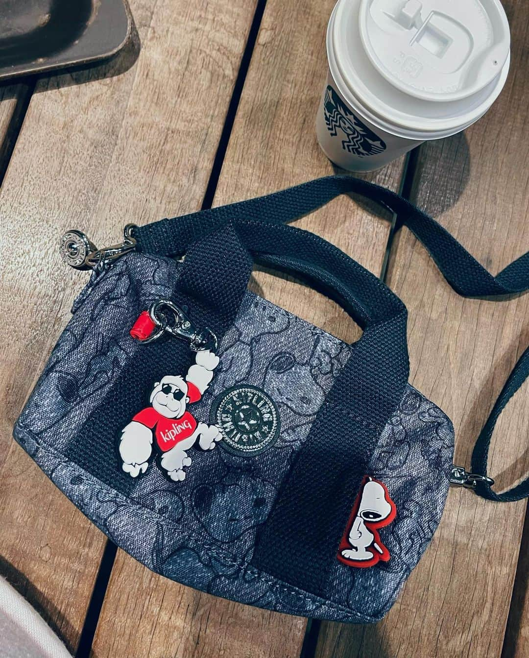 本橋優華さんのインスタグラム写真 - (本橋優華Instagram)「良い週末を♡  #PR#cafe#kipling#kiplinglivelight#bag#peanuts#snoopy#キプリング#スヌーピー#コラボ」9月8日 20時55分 - uk_jp